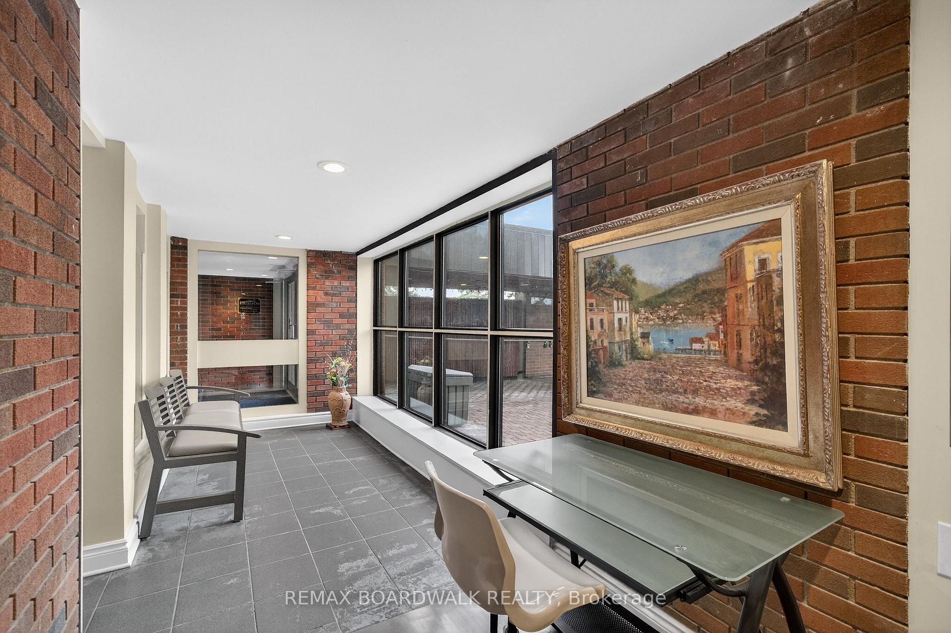 Photo 4 of Unit 407, 1356 Meadowlands Drive E, Ottawa, Borden Farm/Stewart Farm/Carleton Heights/Parkwood Hills — HOMEH