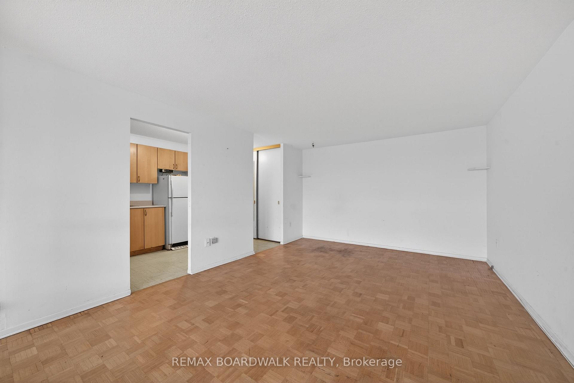Photo 5 of Unit 407, 1356 Meadowlands Drive E, Ottawa, Borden Farm/Stewart Farm/Carleton Heights/Parkwood Hills — HOMEH