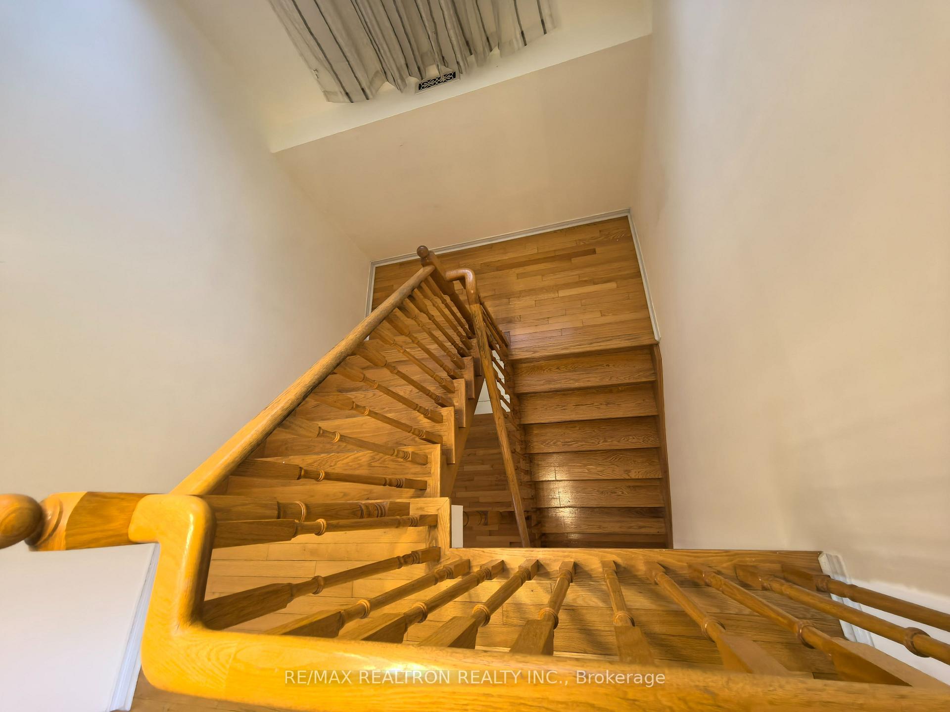 Photo 35 of Unit Main & 2nd Floor, 18 Nantucket Drive, Richmond Hill, Oak Ridges Lake Wilcox — HOMEH