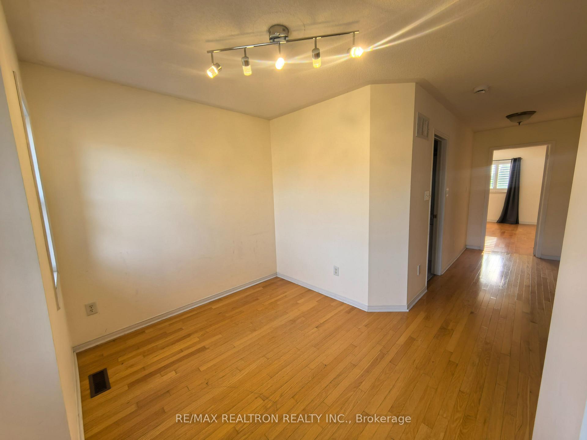 Photo 41 of Unit Main & 2nd Floor, 18 Nantucket Drive, Richmond Hill, Oak Ridges Lake Wilcox — HOMEH