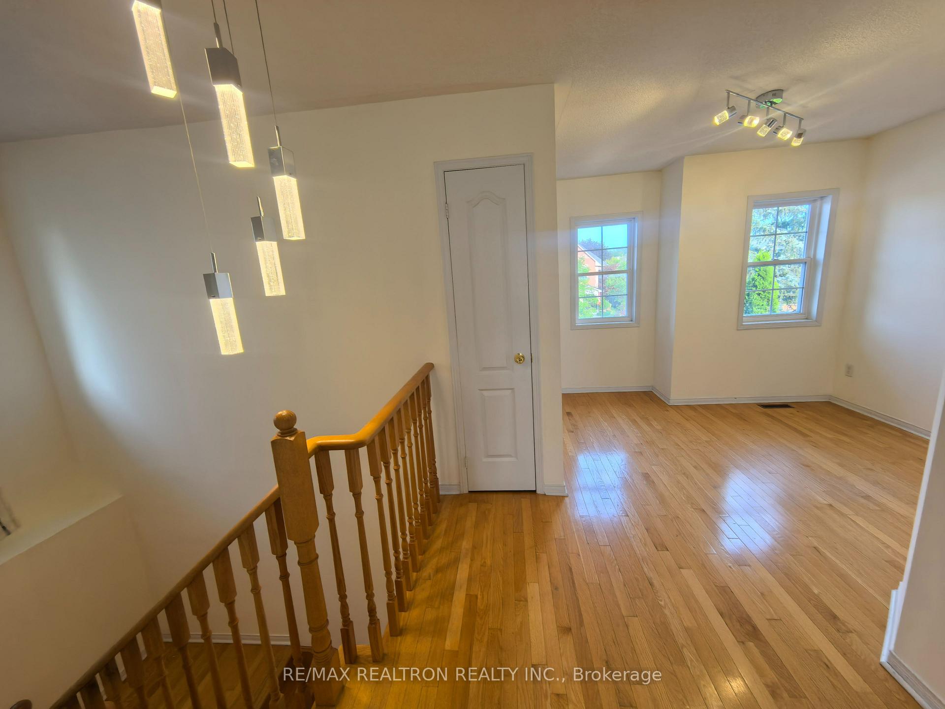 Photo 43 of Unit Main & 2nd Floor, 18 Nantucket Drive, Richmond Hill, Oak Ridges Lake Wilcox — HOMEH