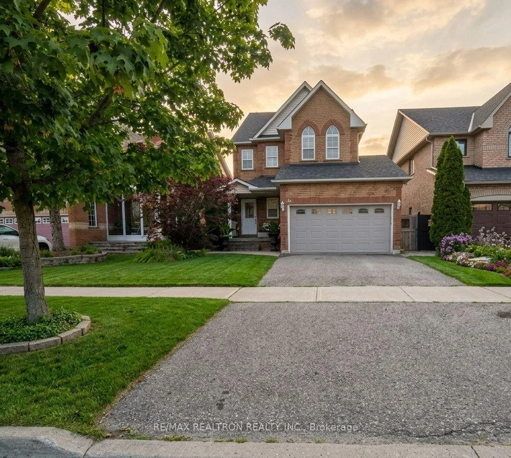 Photo 2 of Unit Main & 2nd Floor, 18 Nantucket Drive, Richmond Hill, Oak Ridges Lake Wilcox — HOMEH