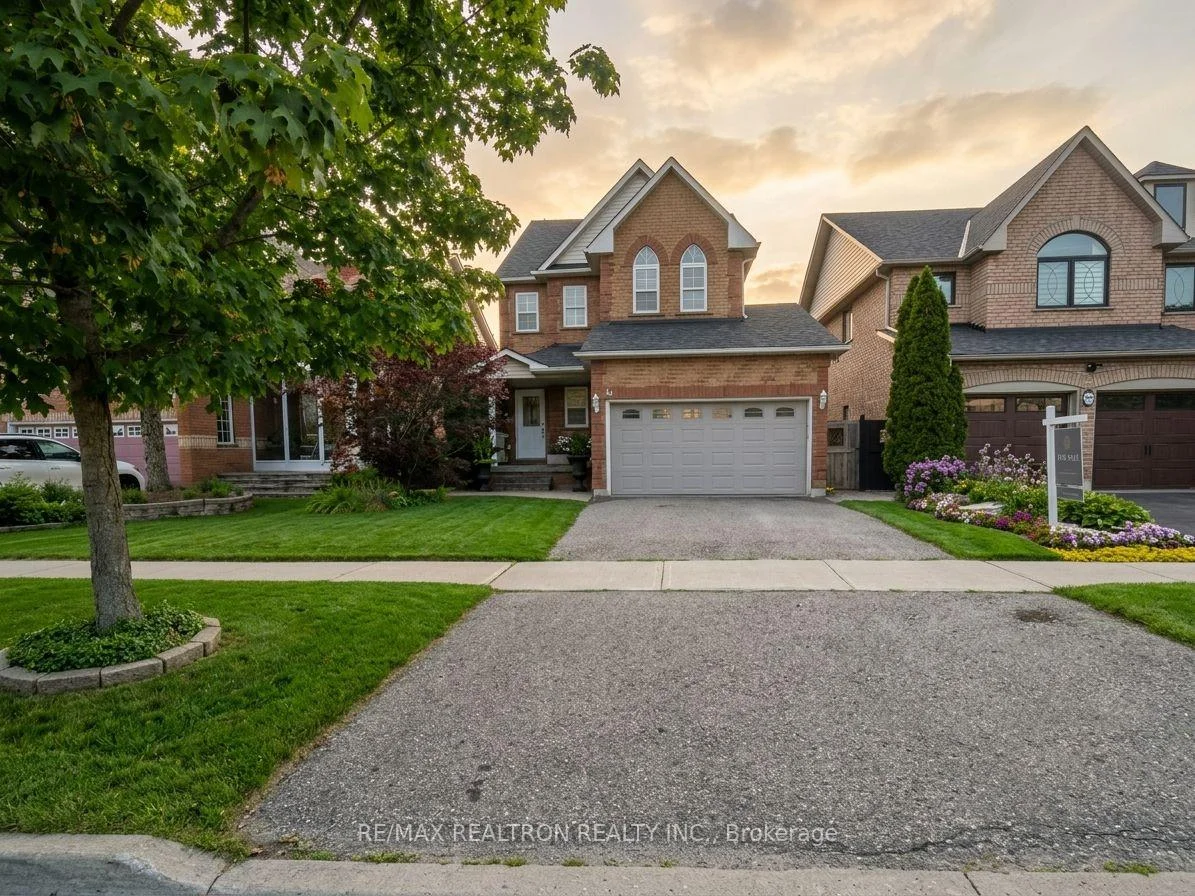 Photo 5 of Unit Main & 2nd Floor, 18 Nantucket Drive, Richmond Hill, Oak Ridges Lake Wilcox — HOMEH