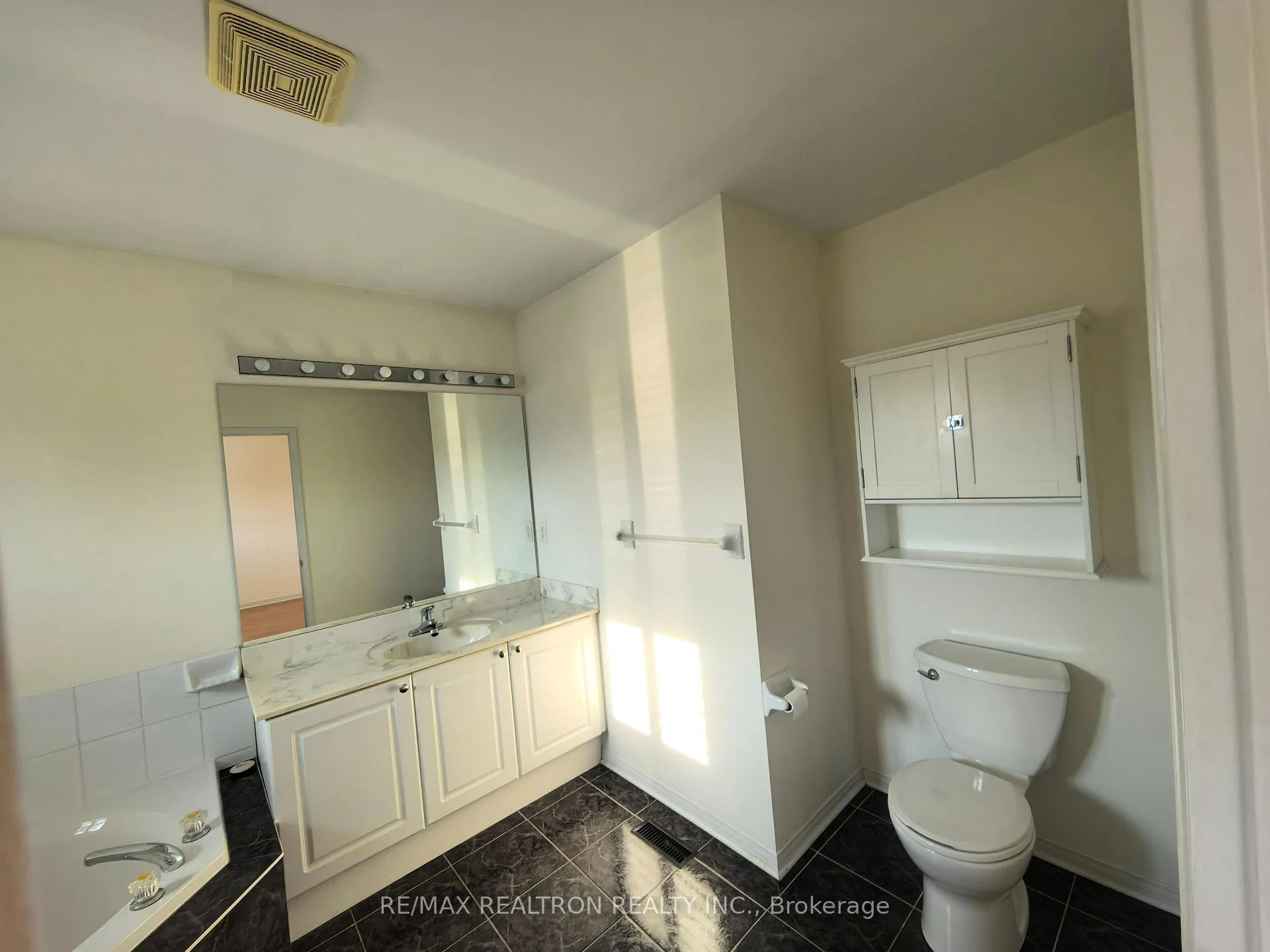 Photo 38 of Unit Main & 2nd Floor, 18 Nantucket Drive, Richmond Hill, Oak Ridges Lake Wilcox — HOMEH