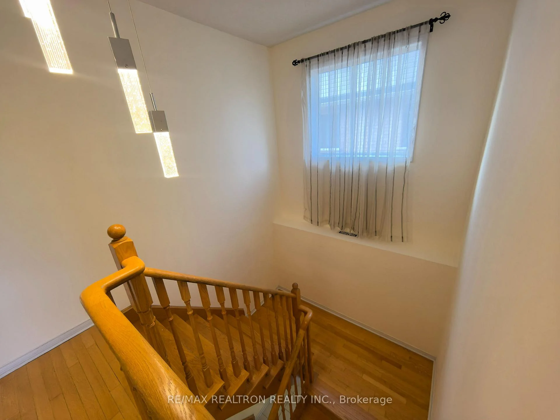Photo 46 of Unit Main & 2nd Floor, 18 Nantucket Drive, Richmond Hill, Oak Ridges Lake Wilcox — HOMEH