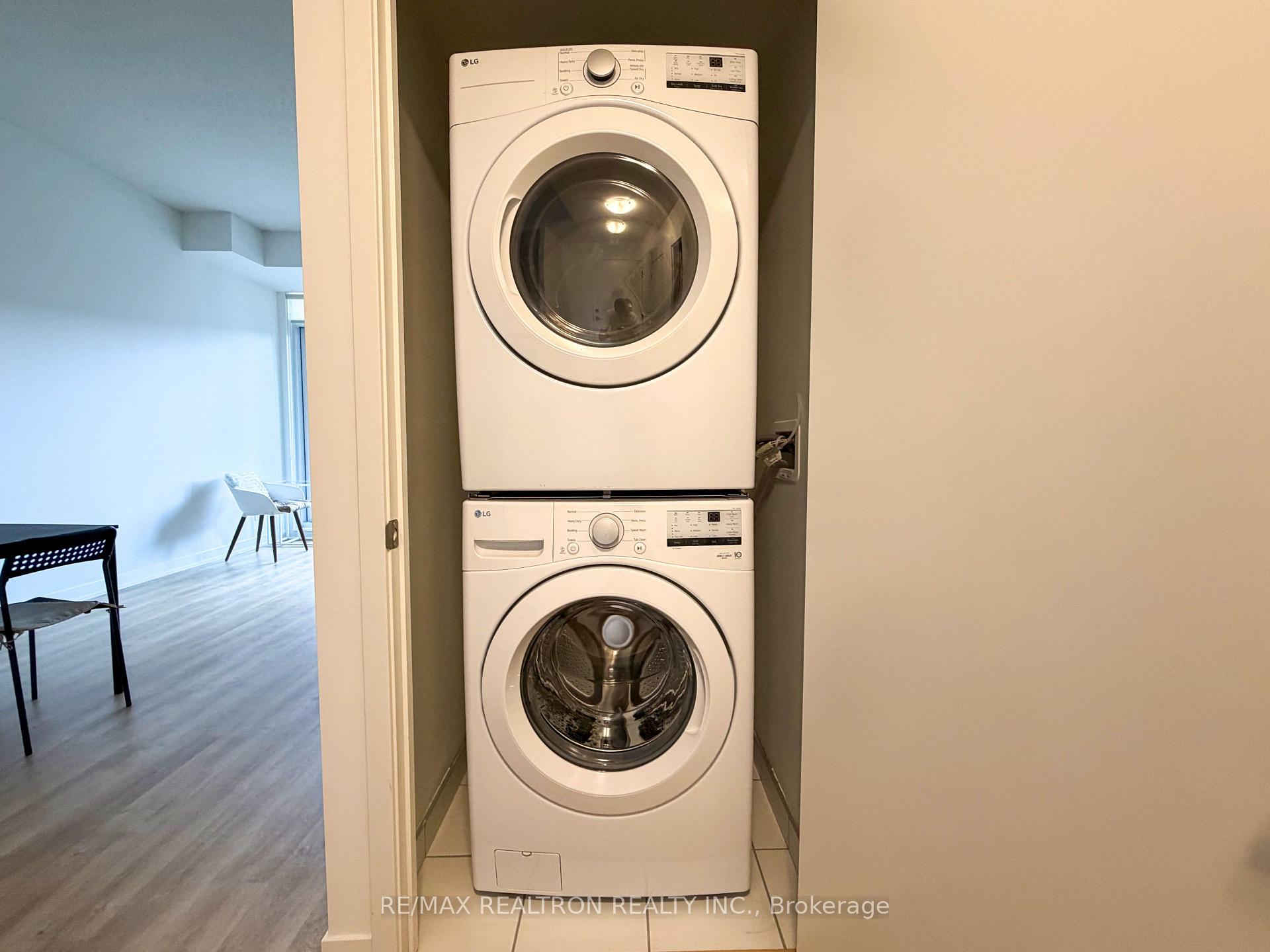 Photo 5 of Unit 1014, 292 Verdale Crossing, Markham, Unionville — HOMEH