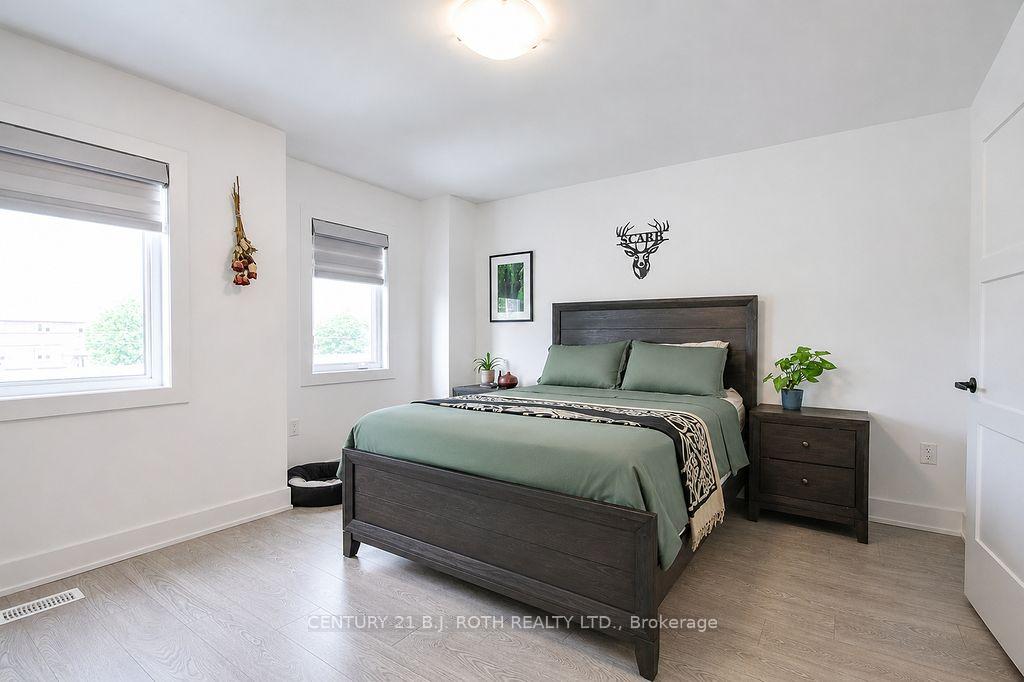 Photo 39 of 35 Pumpkin Corner Crescent, Barrie, Rural Barrie Southeast — HOMEH