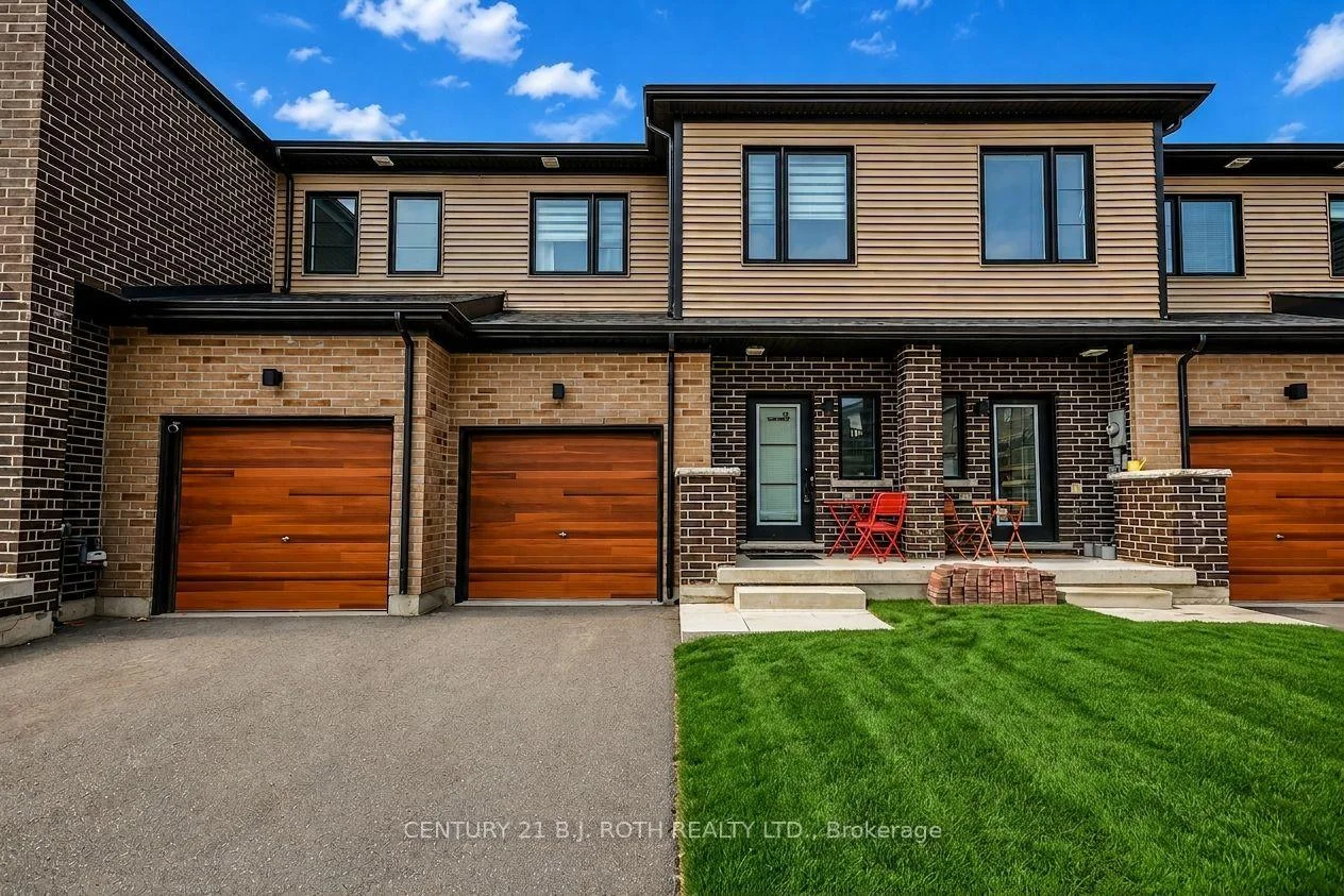 Photo 1 of 35 Pumpkin Corner Crescent, Barrie, Rural Barrie Southeast — HOMEH