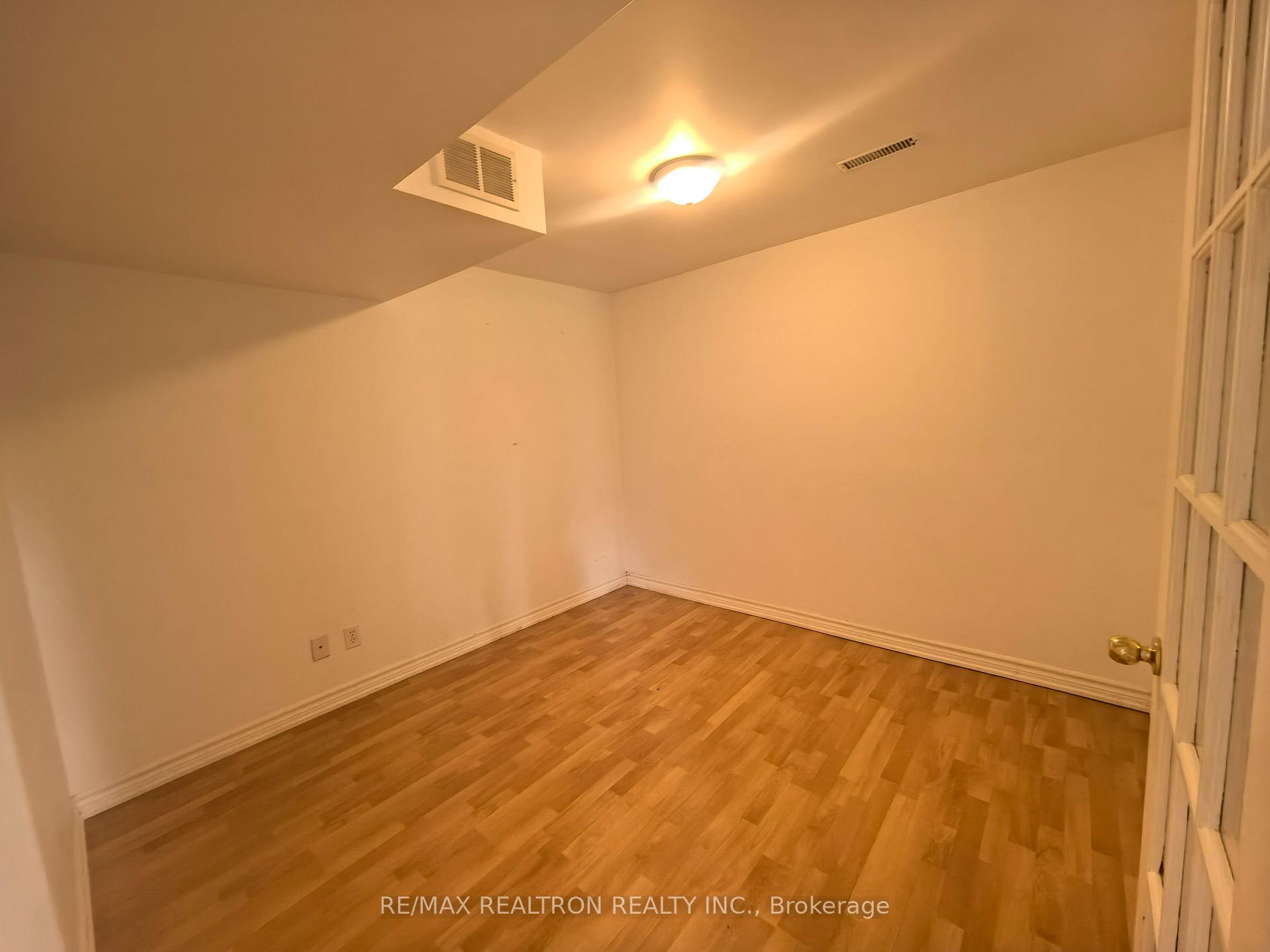Photo 19 of Unit Bsmt, 18 Nantucket Drive, Richmond Hill, Oak Ridges Lake Wilcox — HOMEH