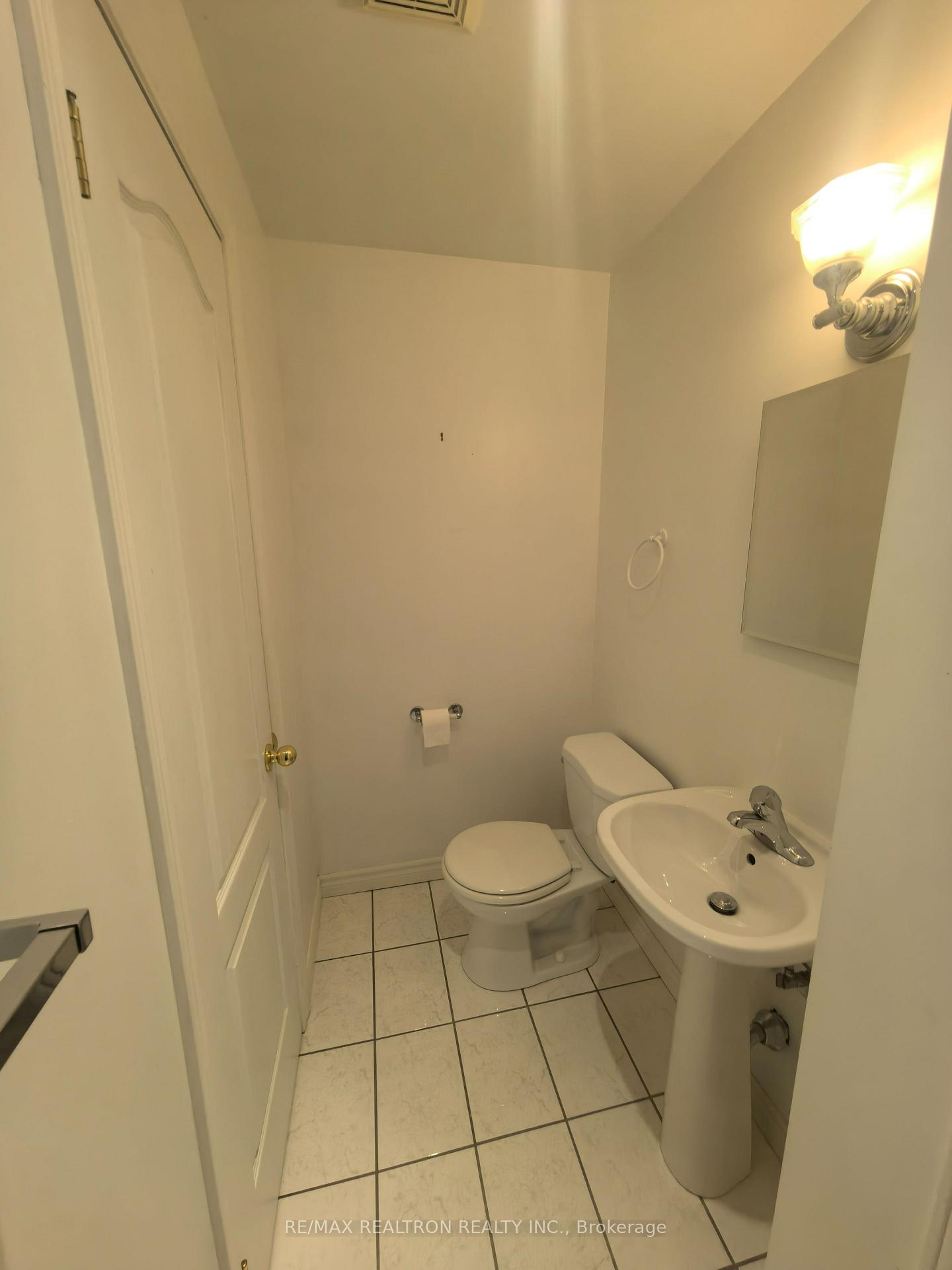 Photo 22 of Unit Bsmt, 18 Nantucket Drive, Richmond Hill, Oak Ridges Lake Wilcox — HOMEH