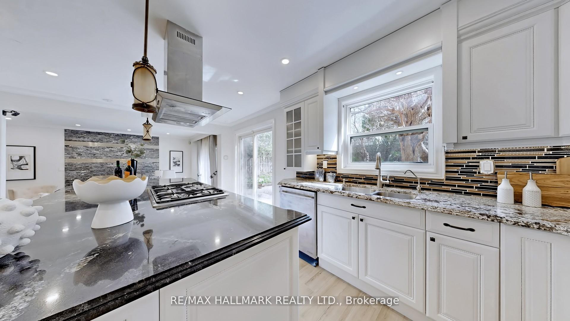 Photo 17 of 82 Windermere Crescent S, Richmond Hill, South Richvale — HOMEH