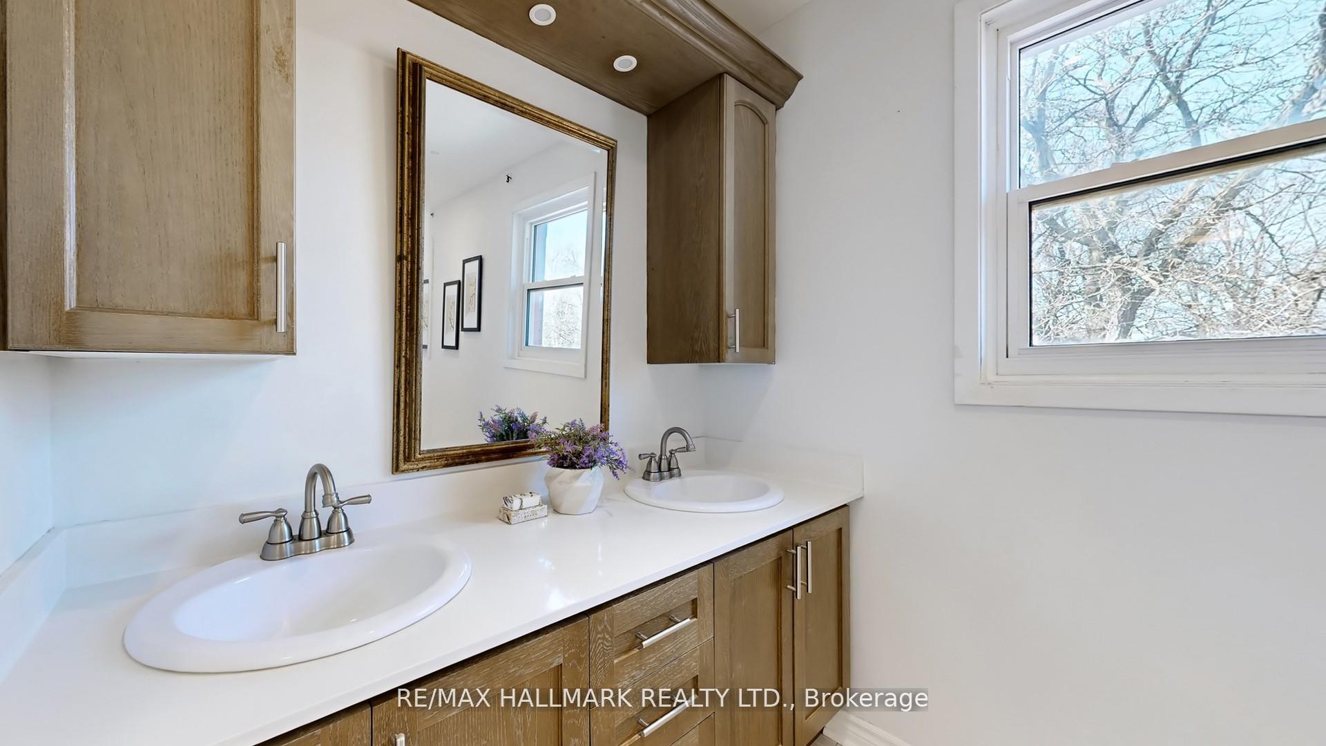 Photo 36 of 82 Windermere Crescent S, Richmond Hill, South Richvale — HOMEH