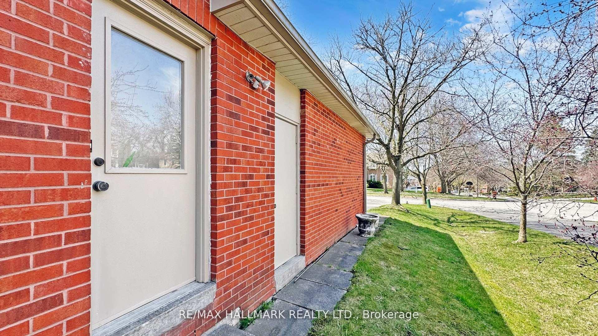Photo 44 of 82 Windermere Crescent S, Richmond Hill, South Richvale — HOMEH