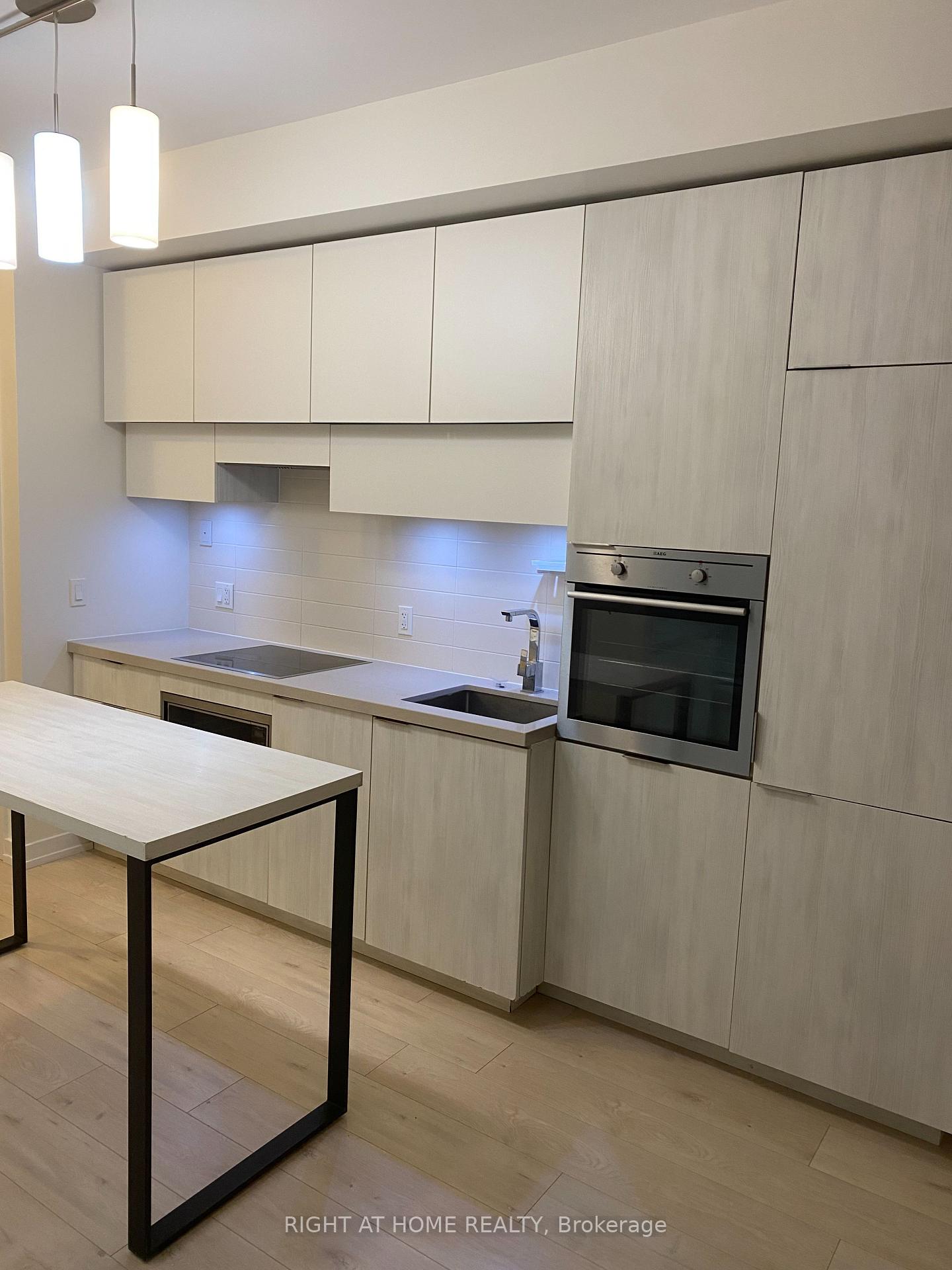 Photo 7 of Unit 3604, 8 Eglinton Avenue E, Toronto, Mount Pleasant West — HOMEH