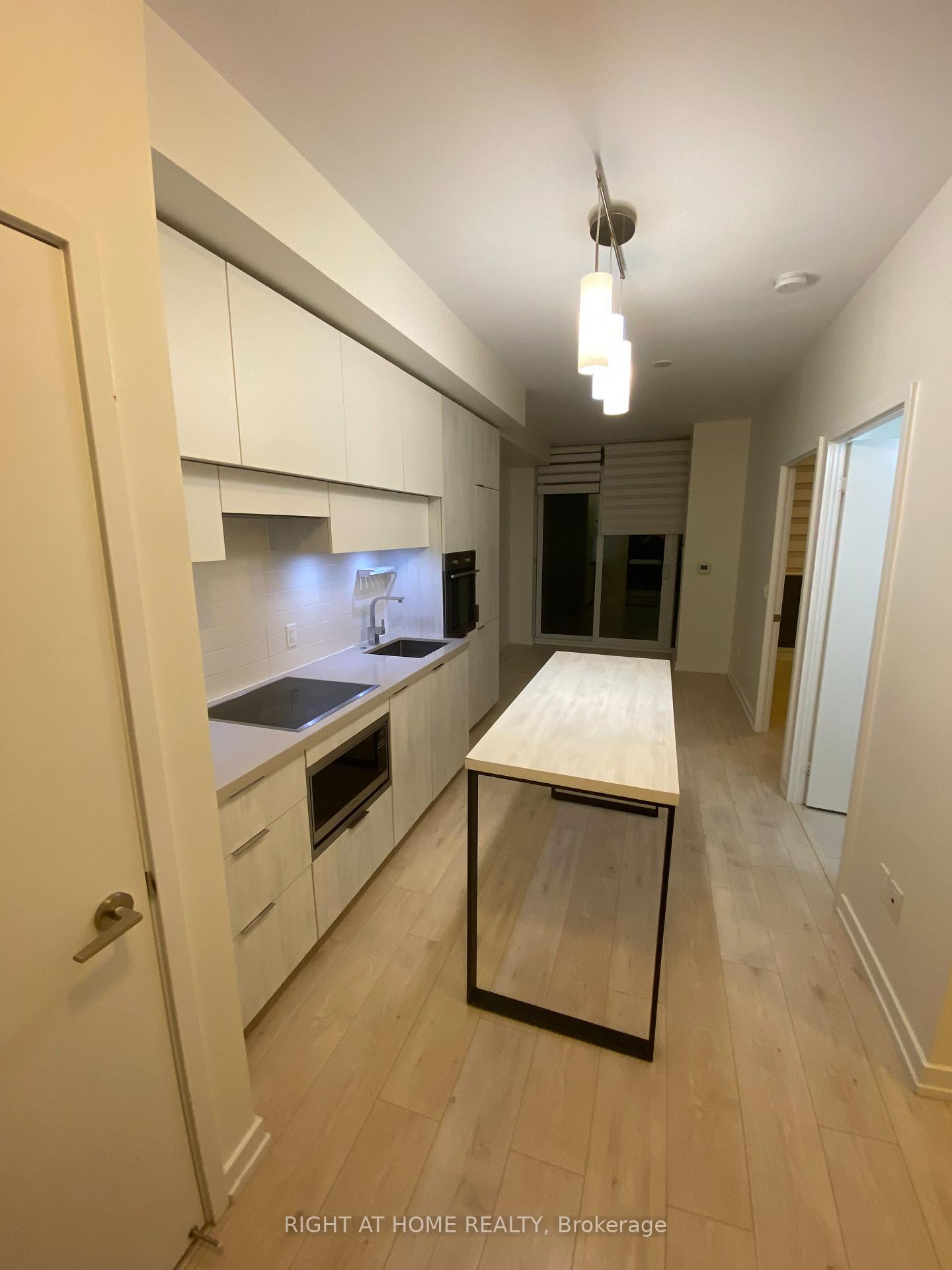 Photo 9 of Unit 3604, 8 Eglinton Avenue E, Toronto, Mount Pleasant West — HOMEH