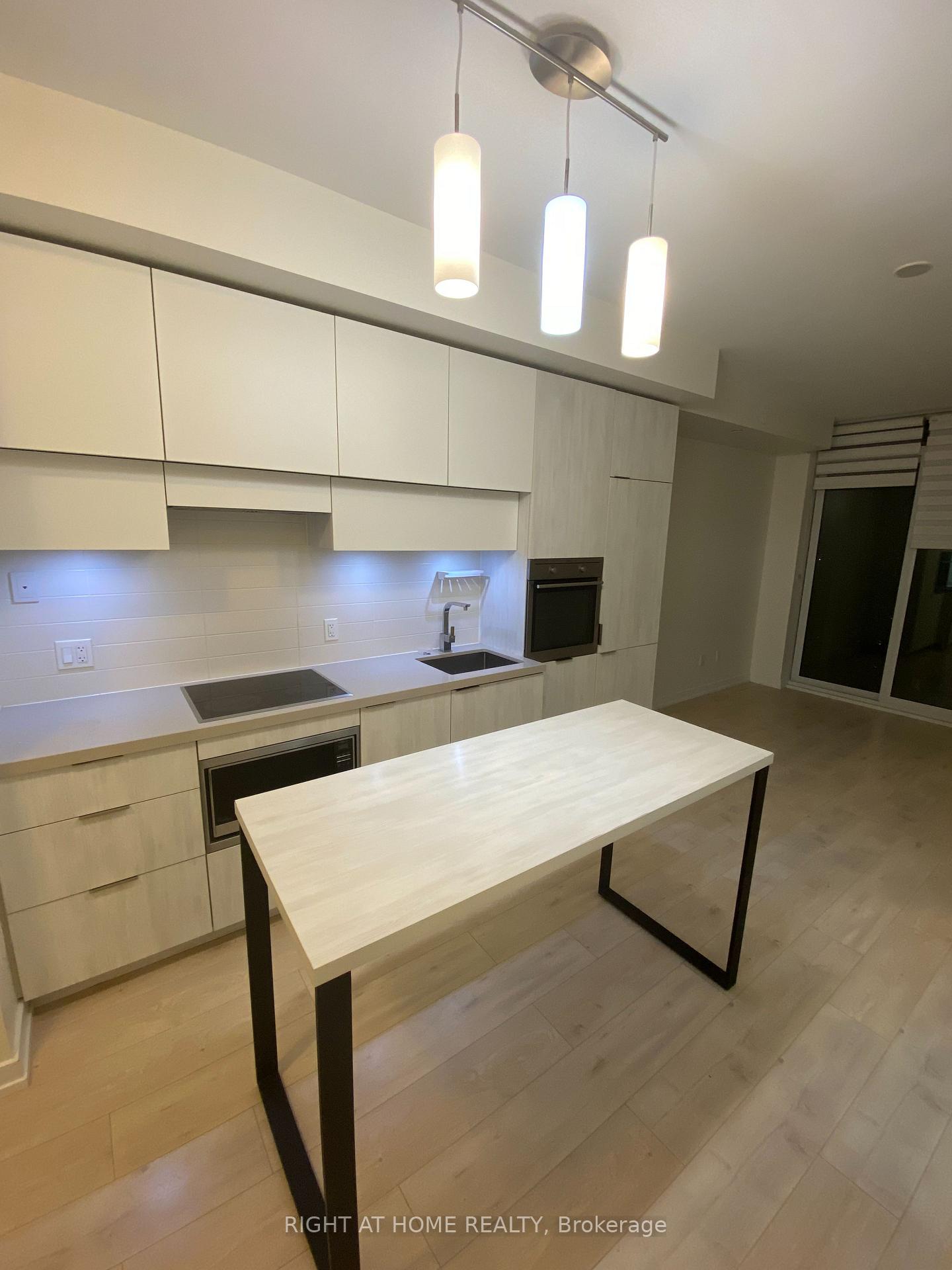 Photo 10 of Unit 3604, 8 Eglinton Avenue E, Toronto, Mount Pleasant West — HOMEH