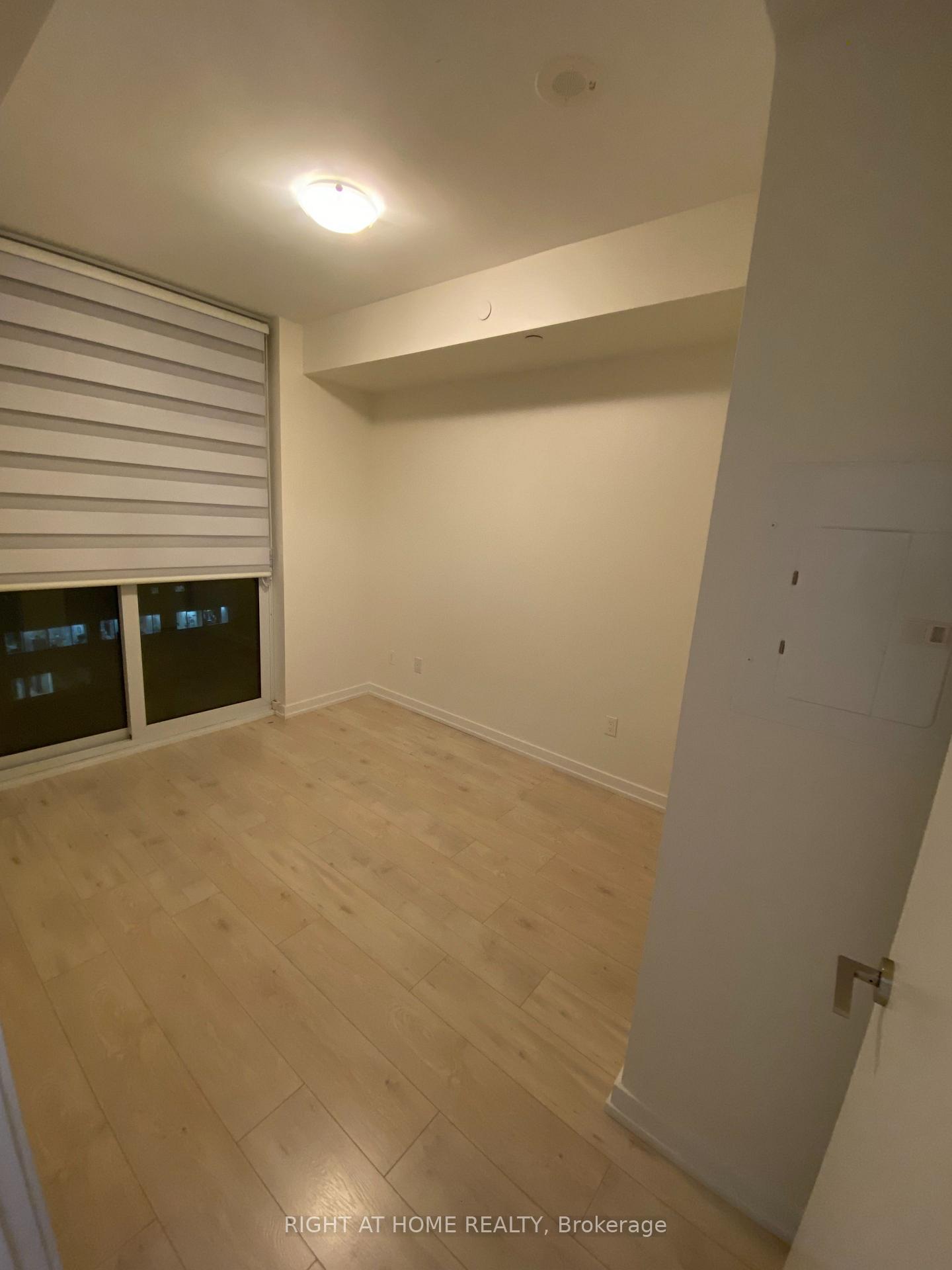 Photo 12 of Unit 3604, 8 Eglinton Avenue E, Toronto, Mount Pleasant West — HOMEH