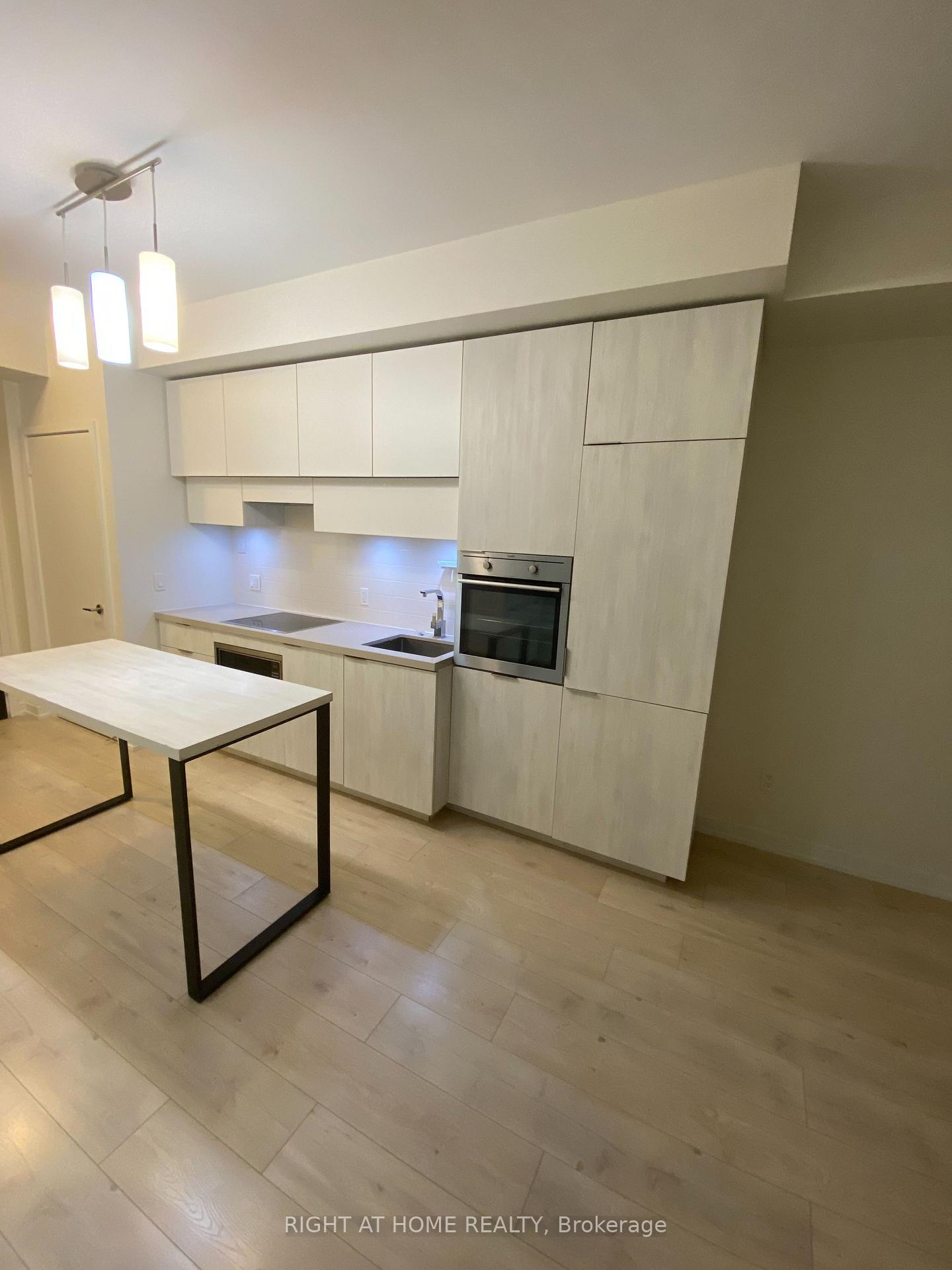 Photo 14 of Unit 3604, 8 Eglinton Avenue E, Toronto, Mount Pleasant West — HOMEH