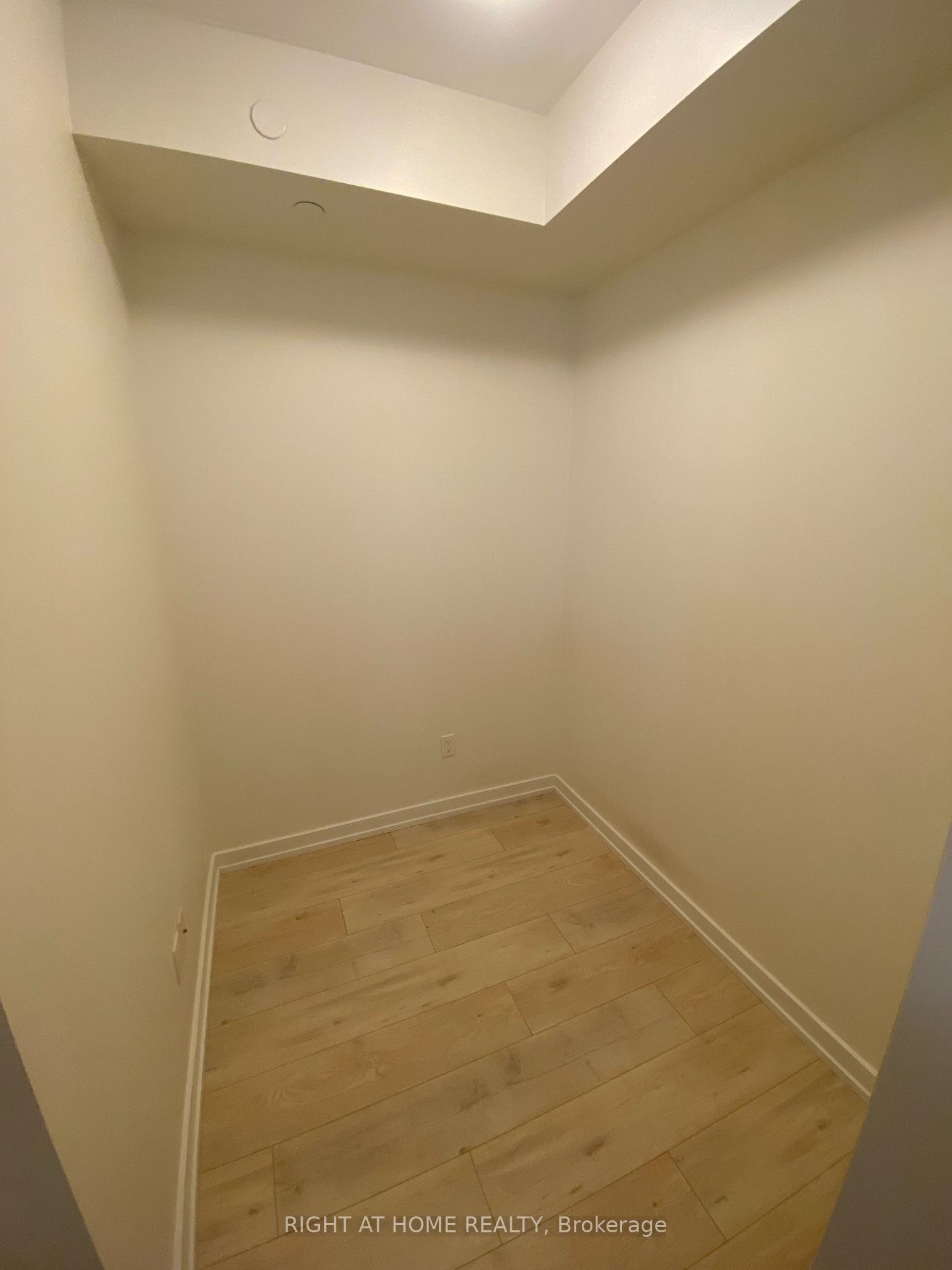 Photo 17 of Unit 3604, 8 Eglinton Avenue E, Toronto, Mount Pleasant West — HOMEH