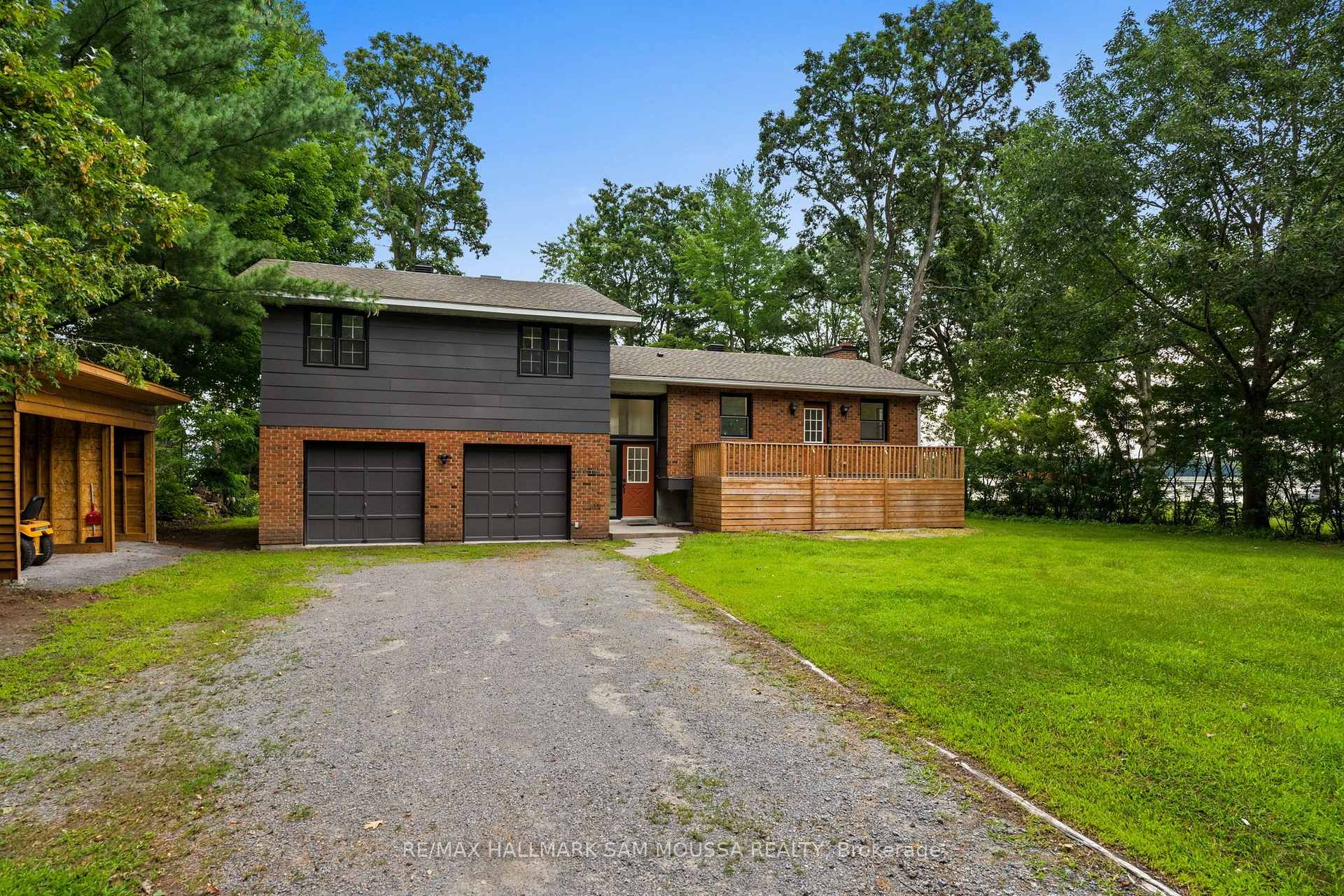 Photo 3 of 208 Baillie Avenue, Ottawa, Constance Bay — HOMEH