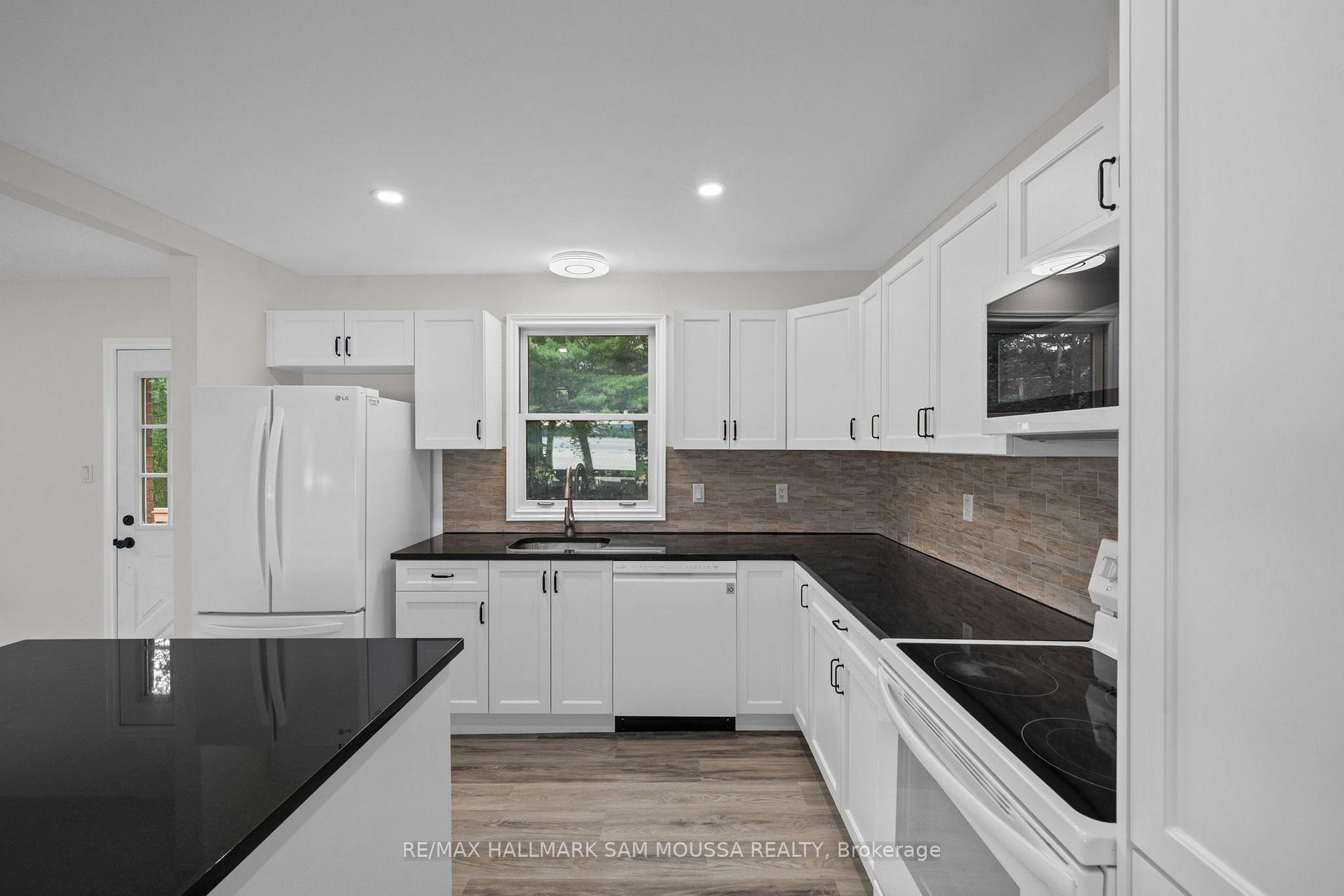 Photo 8 of 208 Baillie Avenue, Ottawa, Constance Bay — HOMEH