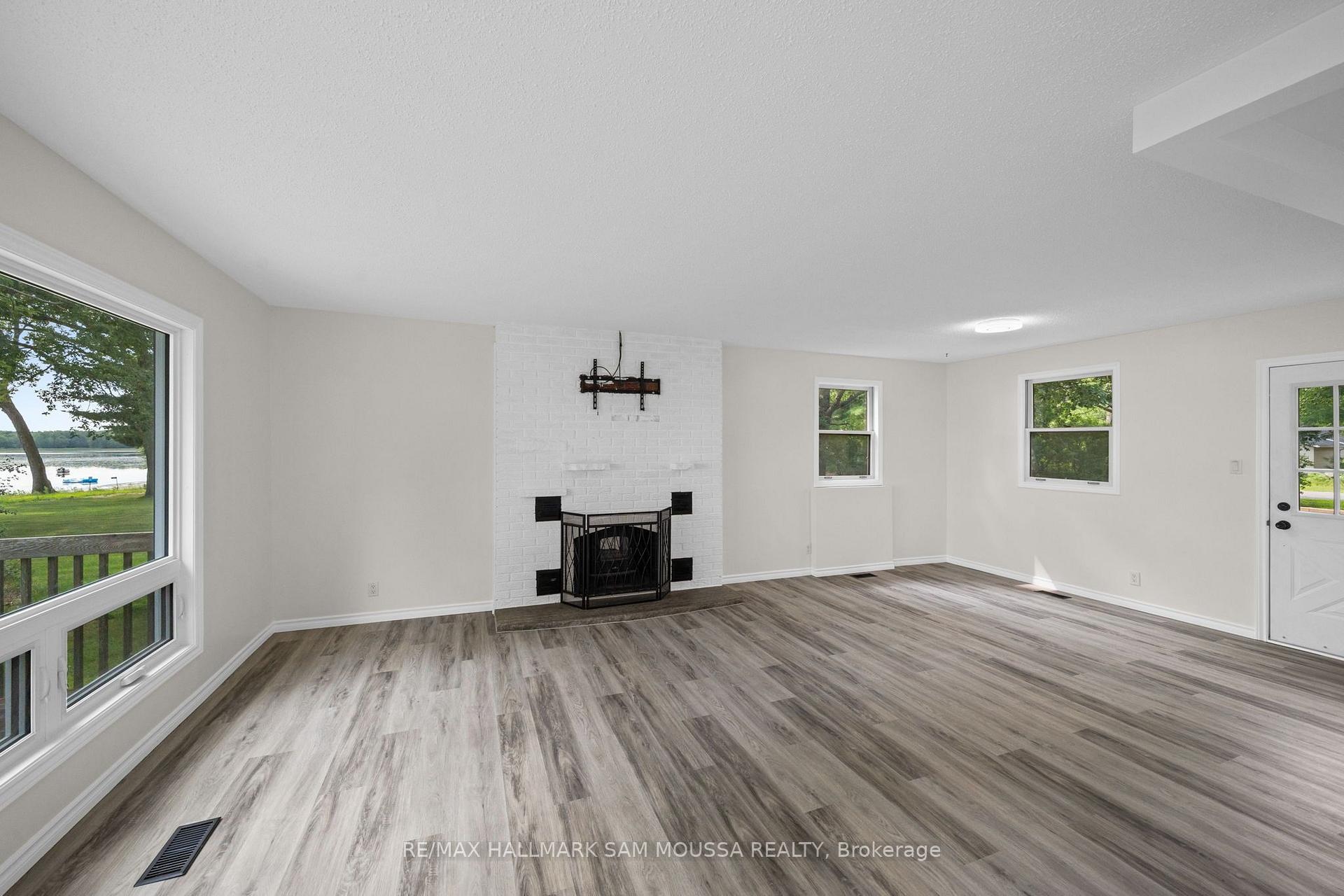 Photo 16 of 208 Baillie Avenue, Ottawa, Constance Bay — HOMEH