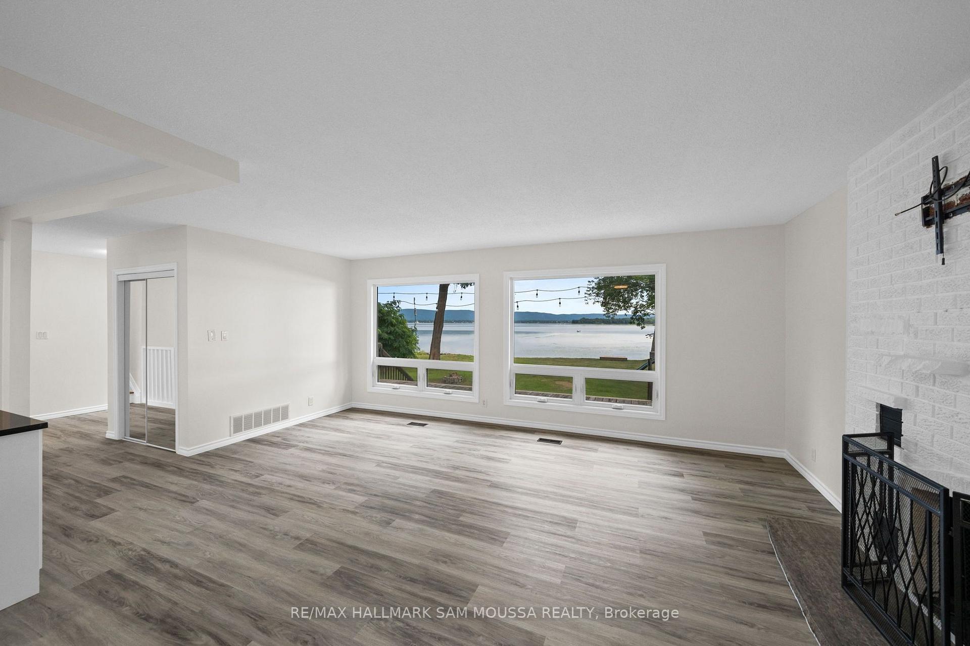 Photo 17 of 208 Baillie Avenue, Ottawa, Constance Bay — HOMEH