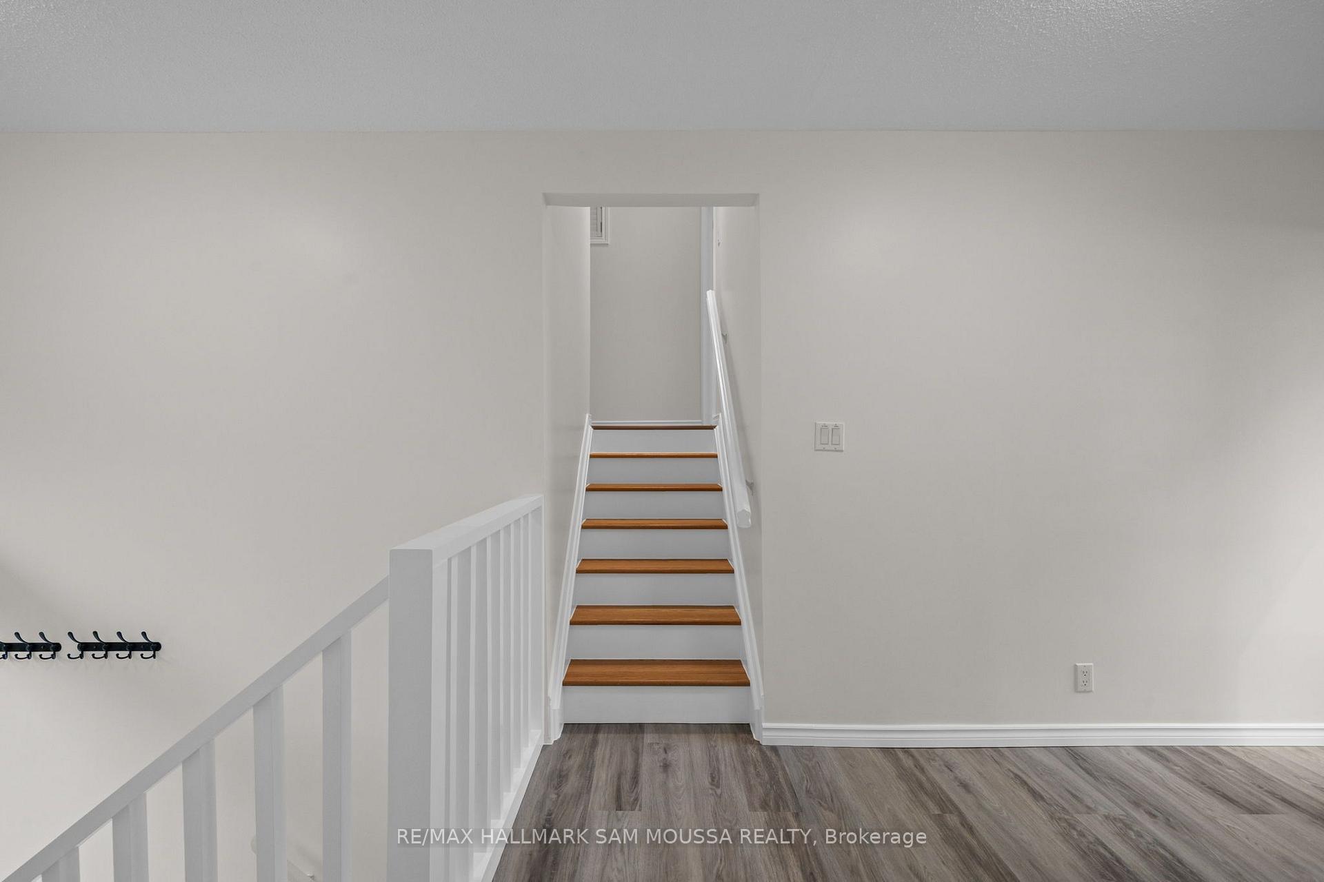 Photo 21 of 208 Baillie Avenue, Ottawa, Constance Bay — HOMEH