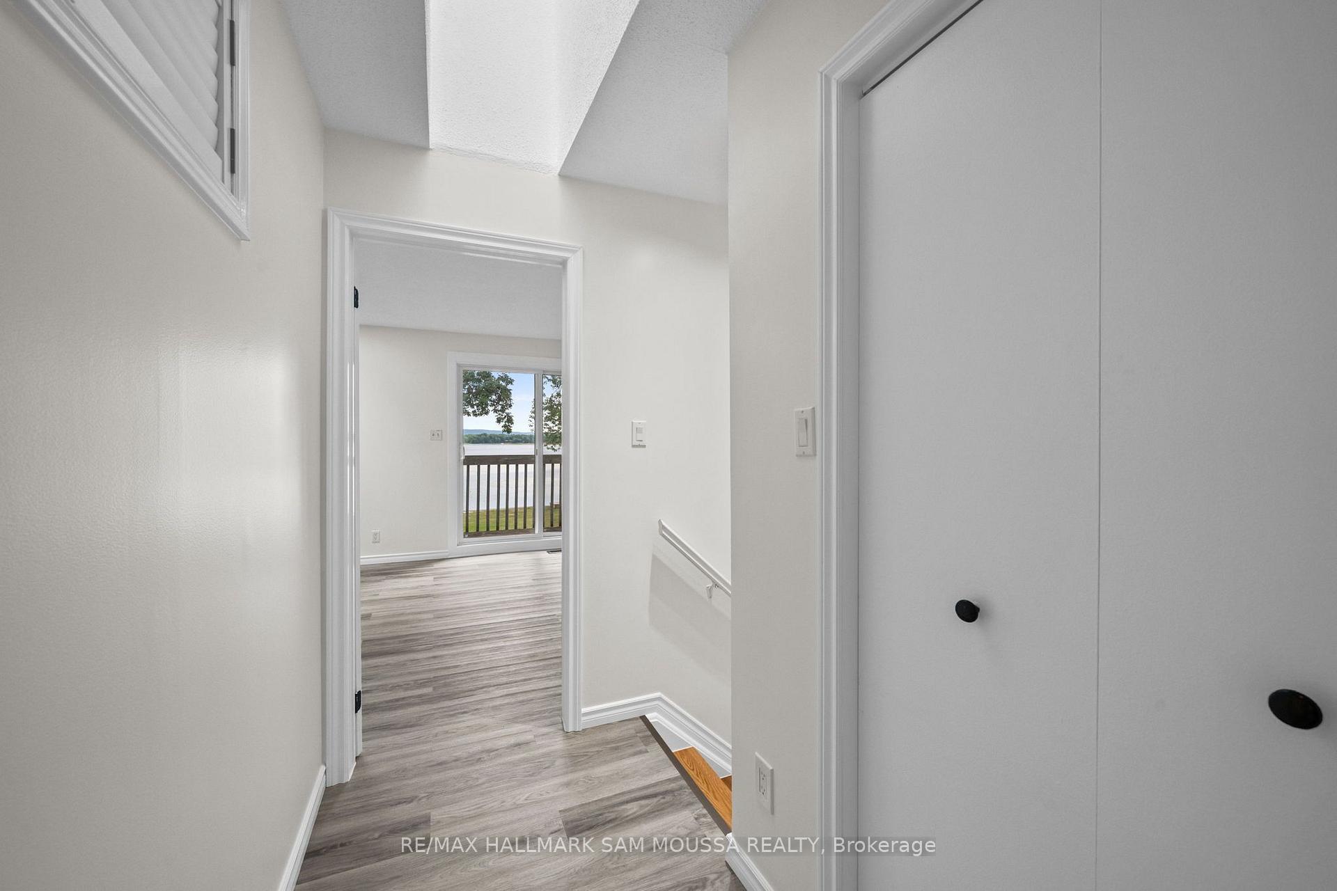 Photo 22 of 208 Baillie Avenue, Ottawa, Constance Bay — HOMEH