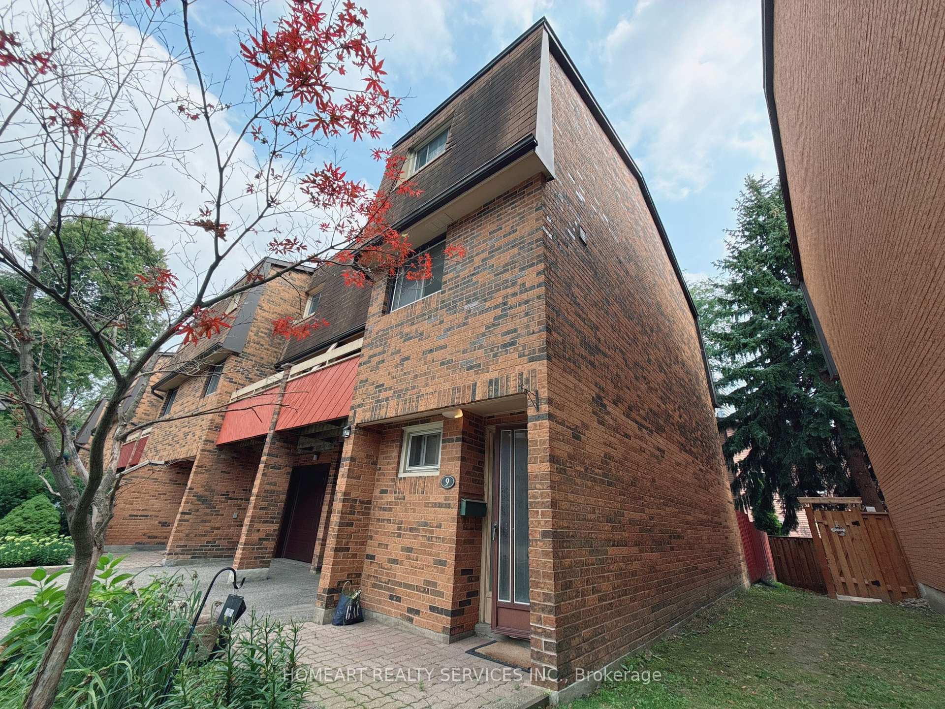 Photo 1 of 9 Poets Walkway, North York, Pleasant View — HOMEH