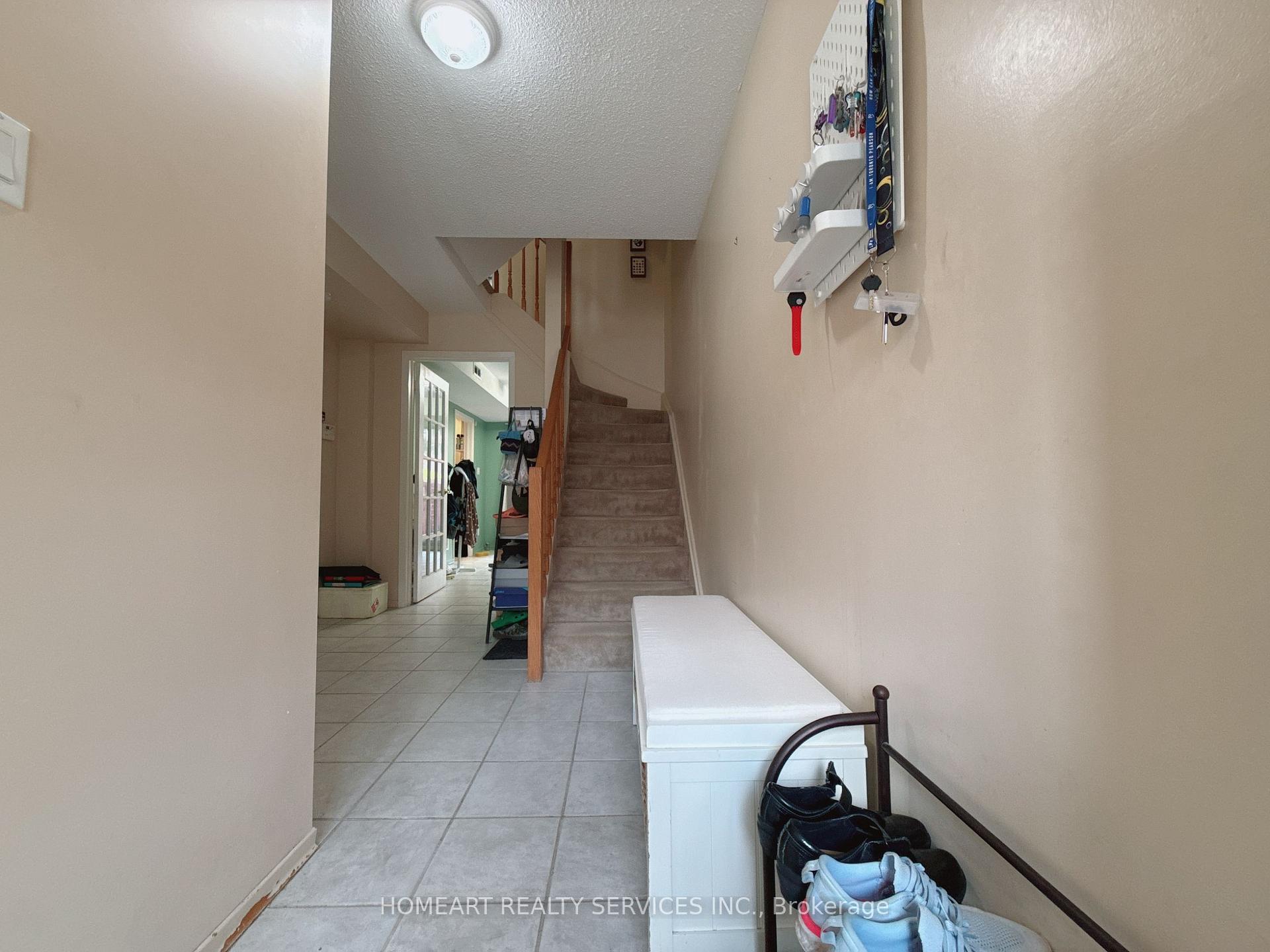 Photo 11 of 9 Poets Walkway, North York, Pleasant View — HOMEH