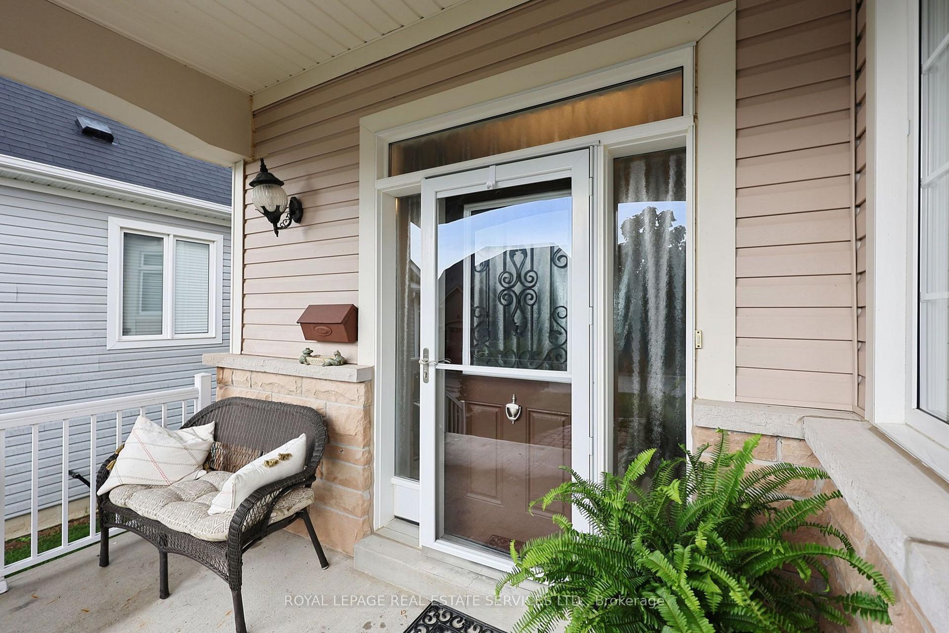 Photo 2 of 17 Leeward Circle, Wasaga Beach — HOMEH
