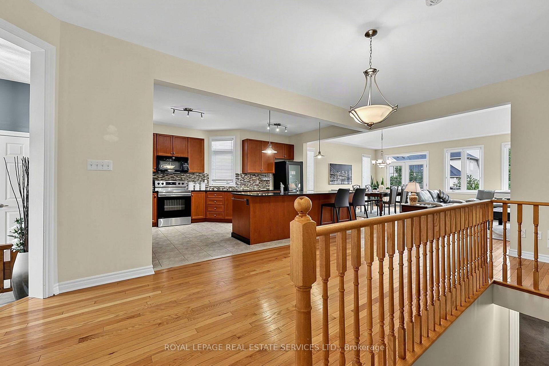 Photo 6 of 17 Leeward Circle, Wasaga Beach — HOMEH