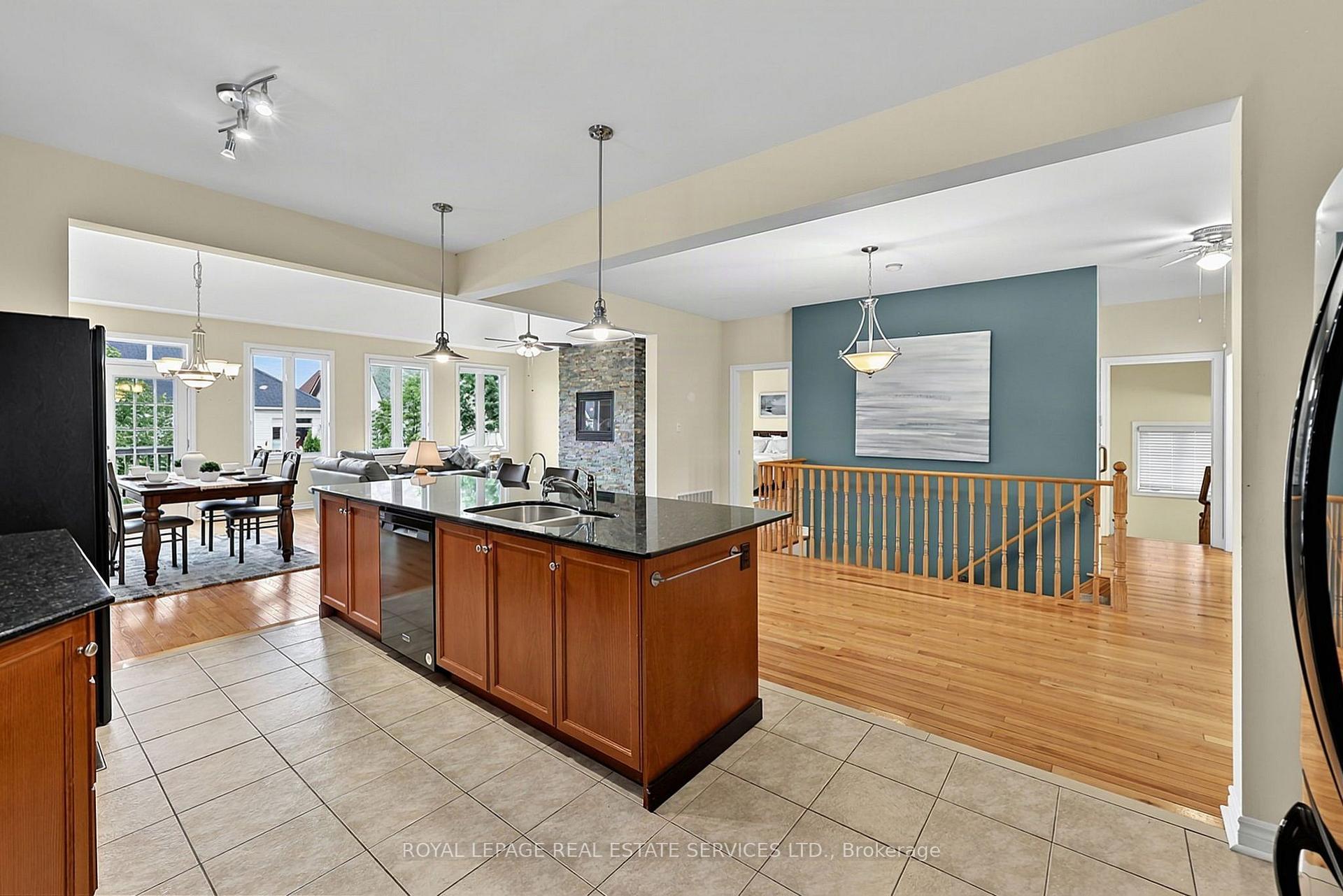 Photo 12 of 17 Leeward Circle, Wasaga Beach — HOMEH
