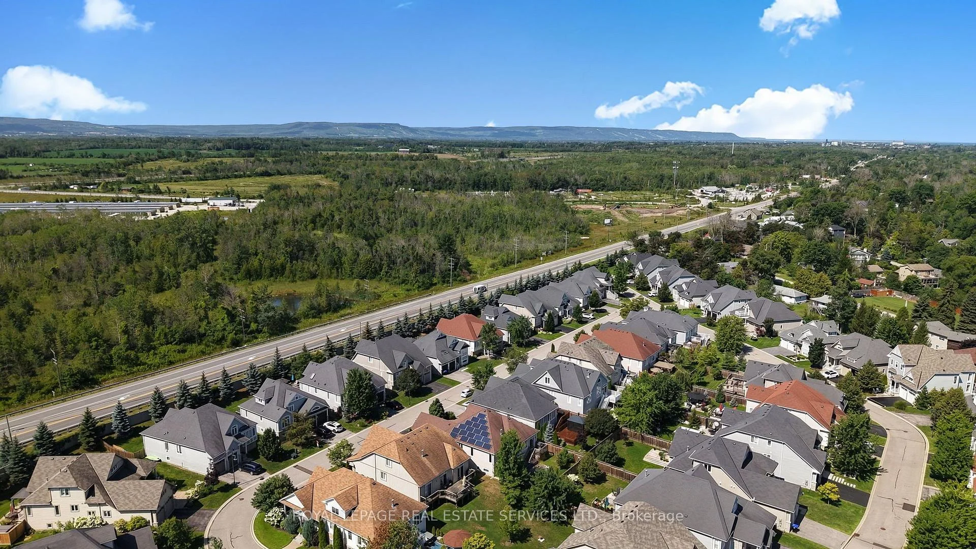 Photo 38 of 17 Leeward Circle, Wasaga Beach — HOMEH