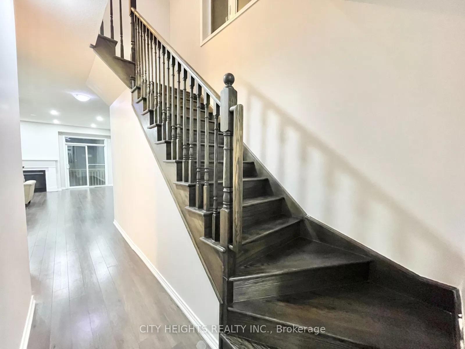 Photo 7 of Unit Main, 147 Baffin Crescent, Brampton, Northwest Brampton — HOMEH