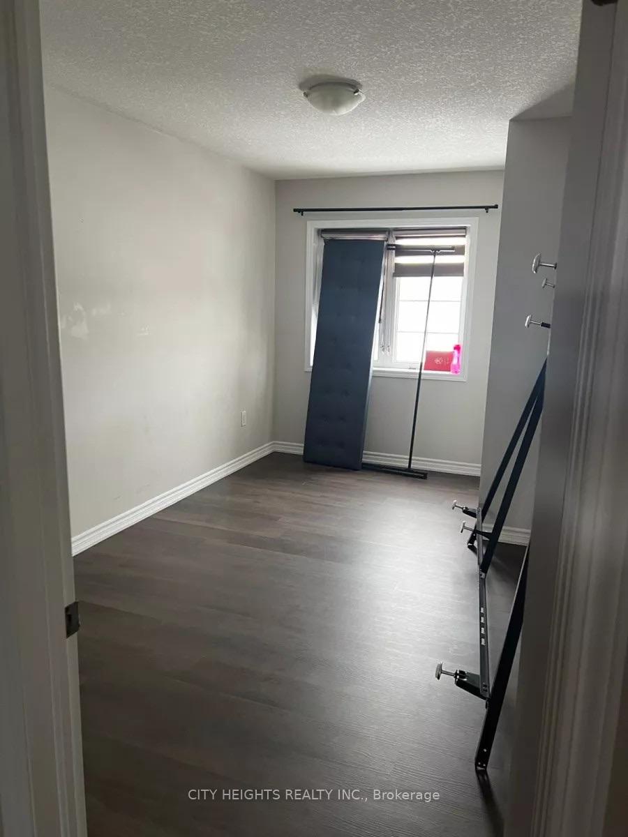 Photo 9 of Unit Main, 147 Baffin Crescent, Brampton, Northwest Brampton — HOMEH