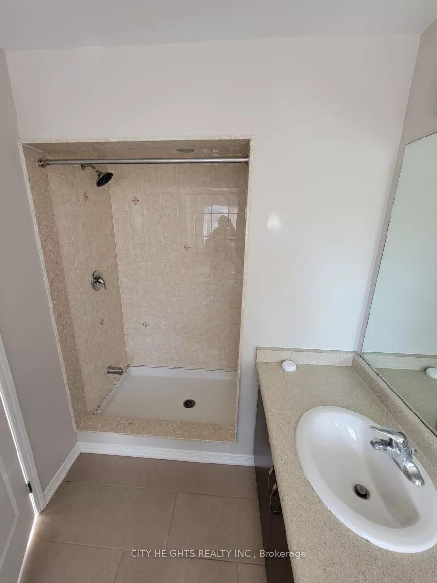 Photo 11 of Unit Main, 147 Baffin Crescent, Brampton, Northwest Brampton — HOMEH