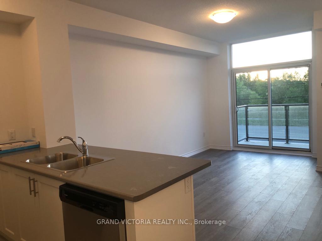 Photo 9 of Unit 212, 460 Dundas Street E, Hamilton, Waterdown — HOMEH
