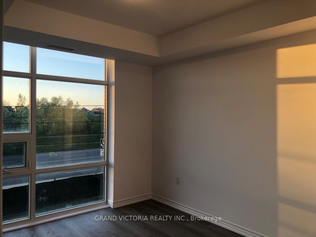 Photo 13 of Unit 212, 460 Dundas Street E, Hamilton, Waterdown — HOMEH