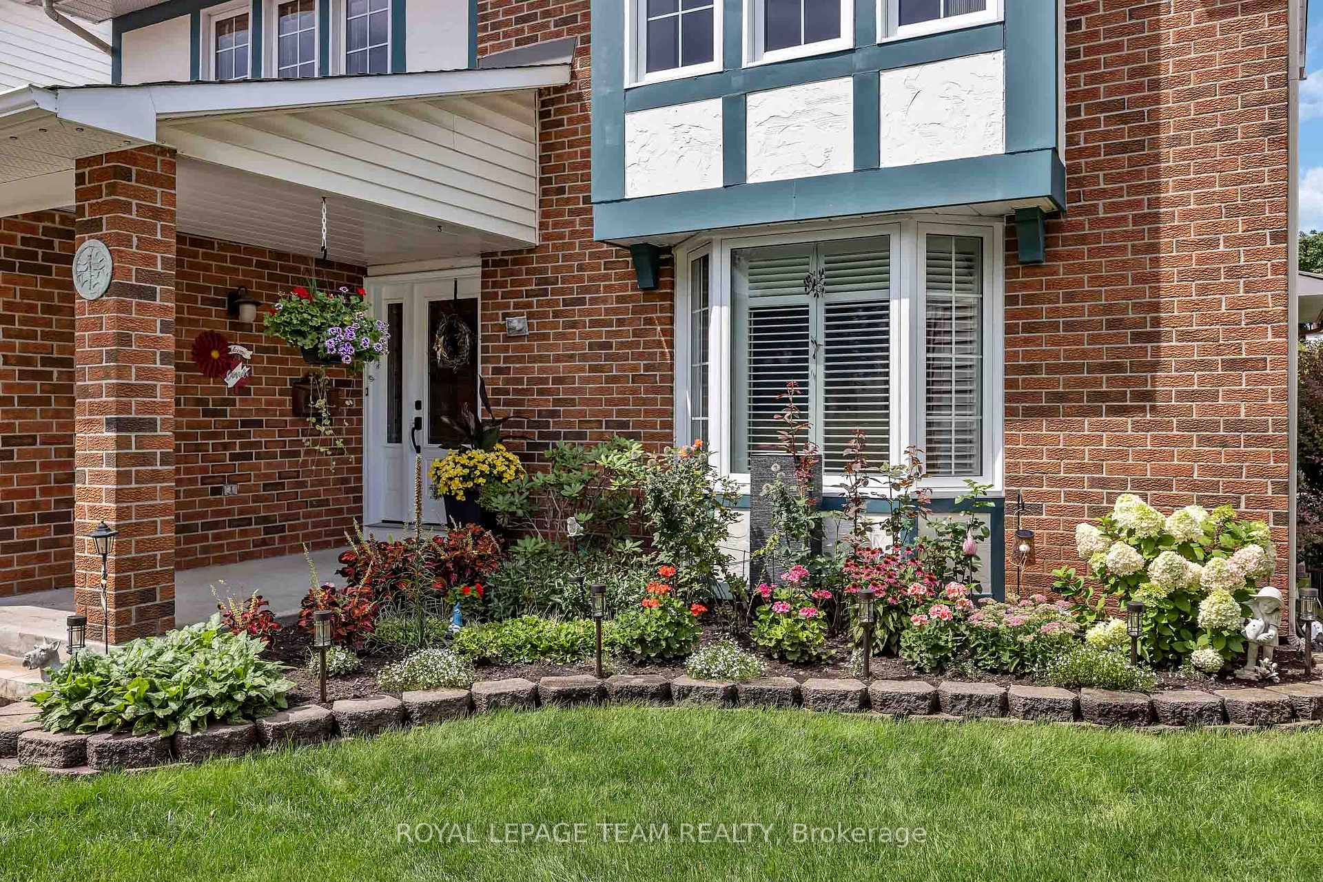 Photo 4 of 25 Tamblyn Crescent, Ottawa, Kanata - Katimavik — HOMEH