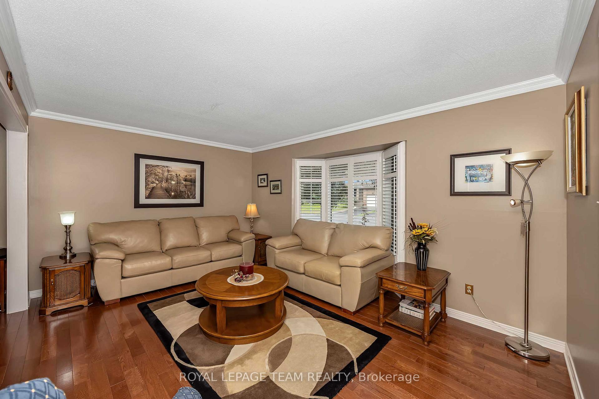 Photo 9 of 25 Tamblyn Crescent, Ottawa, Kanata - Katimavik — HOMEH