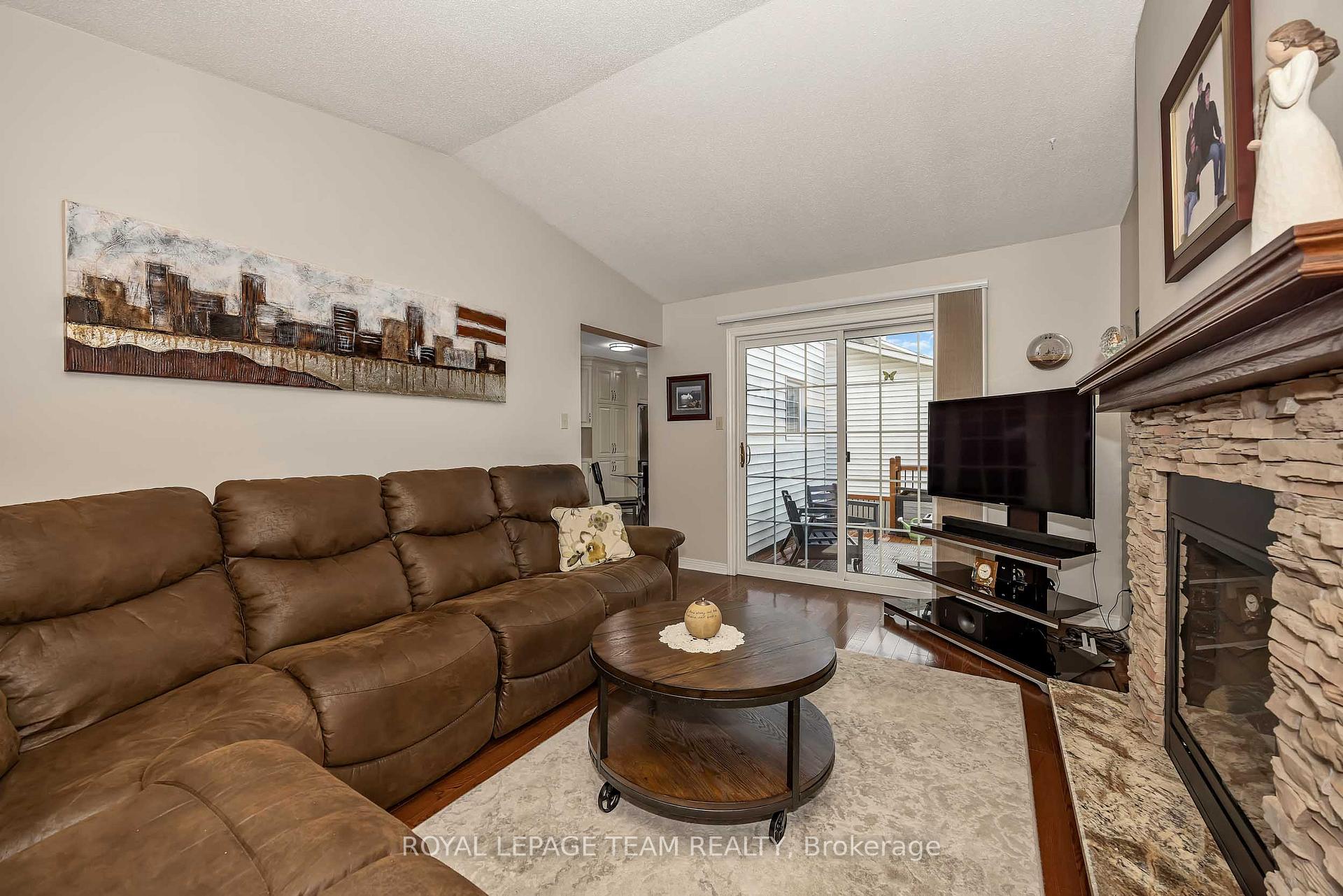 Photo 18 of 25 Tamblyn Crescent, Ottawa, Kanata - Katimavik — HOMEH
