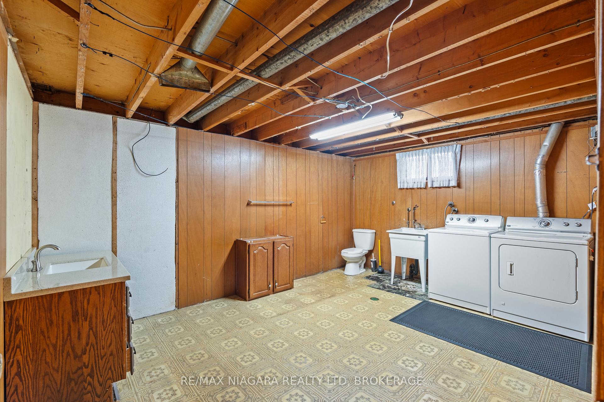 Photo 23 of 466 Clare Avenue, Welland, Prince Charles — HOMEH