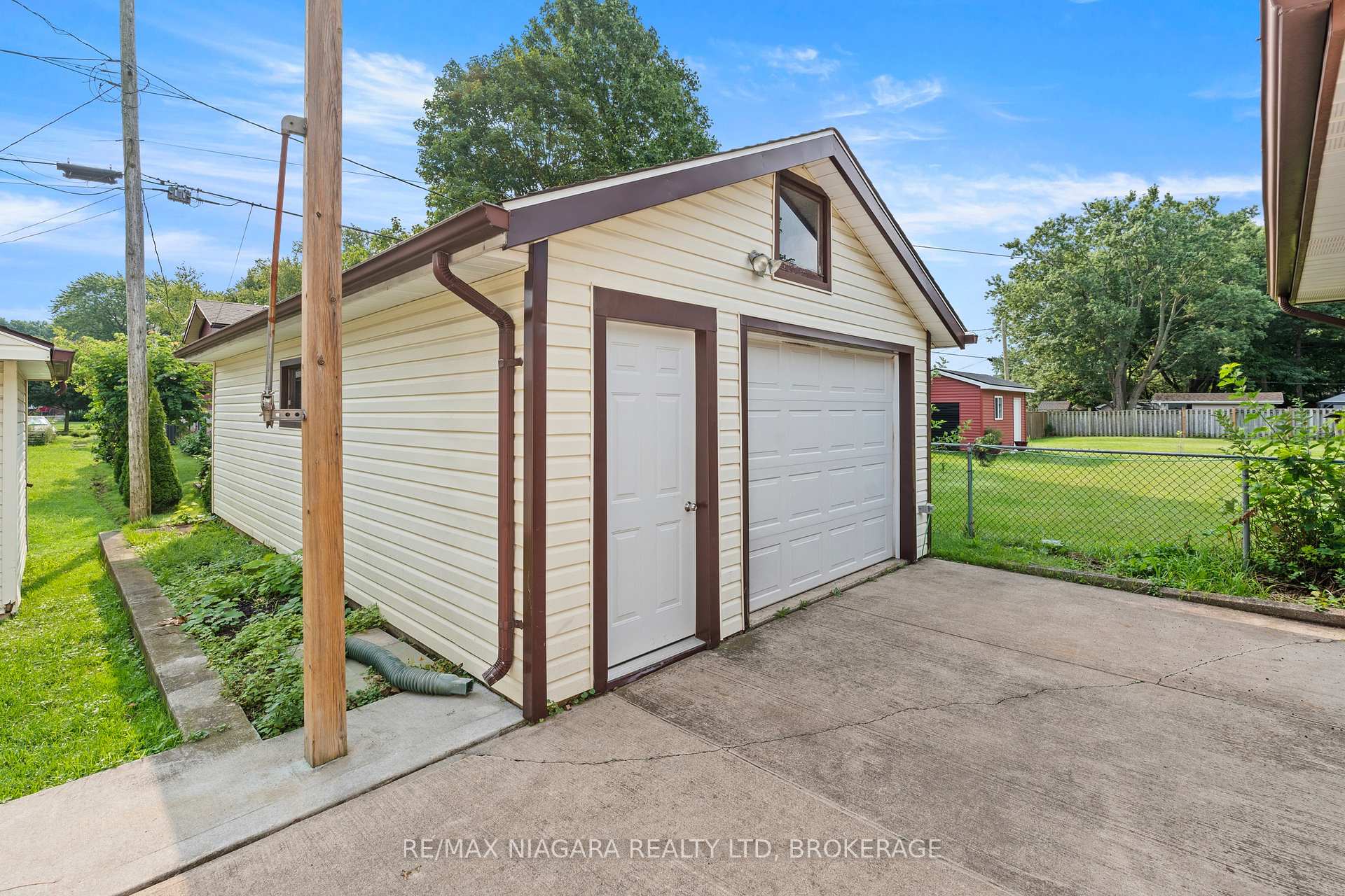 Photo 24 of 466 Clare Avenue, Welland, Prince Charles — HOMEH