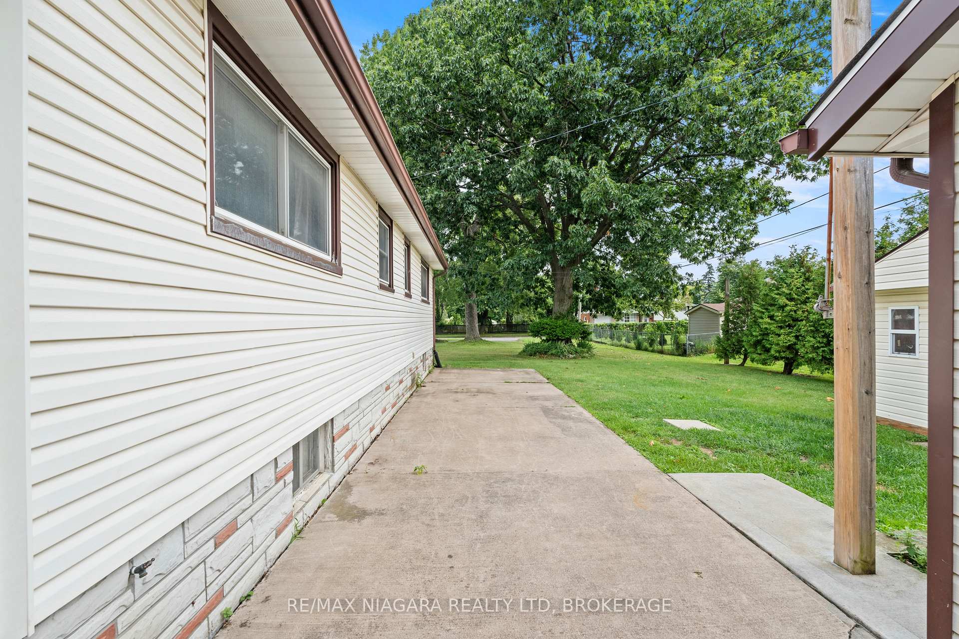 Photo 28 of 466 Clare Avenue, Welland, Prince Charles — HOMEH