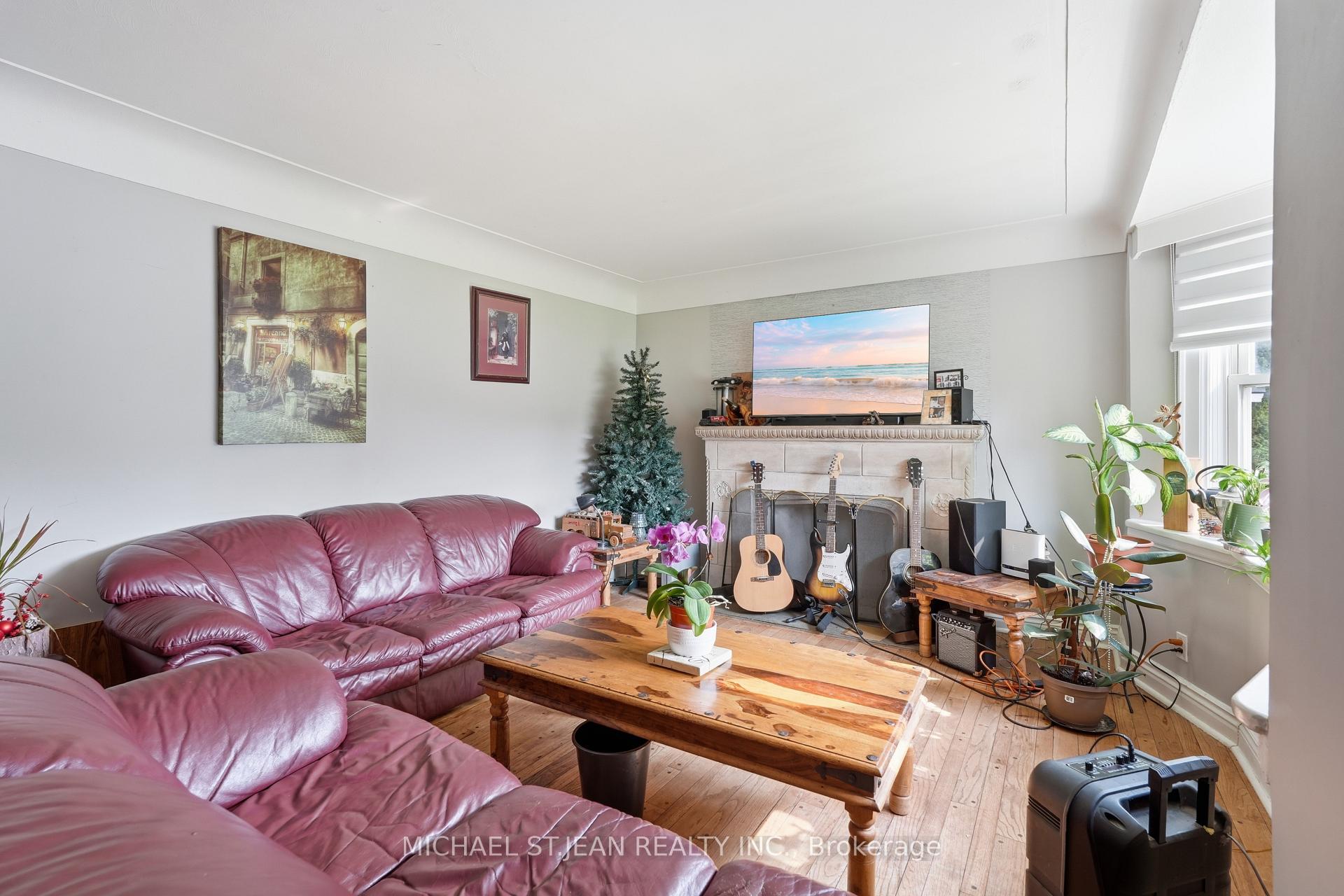 Photo 7 of 35 Centennial Parkway S, Hamilton, Stoney Creek — HOMEH