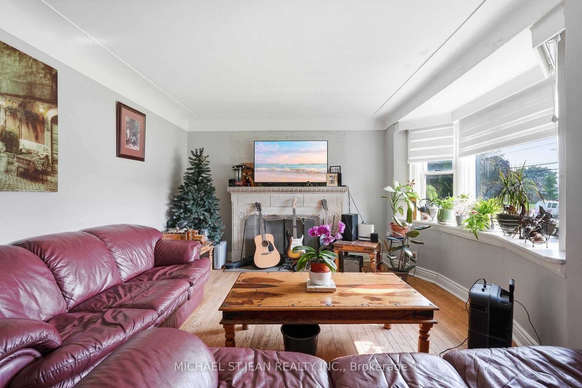 Photo 8 of 35 Centennial Parkway S, Hamilton, Stoney Creek — HOMEH