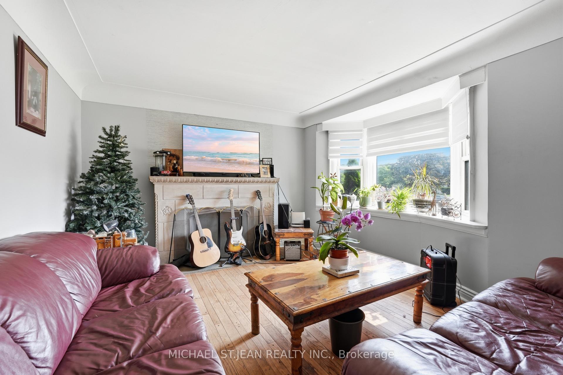 Photo 9 of 35 Centennial Parkway S, Hamilton, Stoney Creek — HOMEH