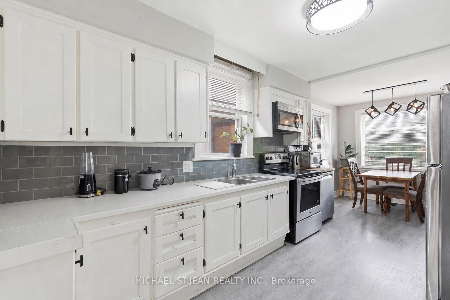 Photo 11 of 35 Centennial Parkway S, Hamilton, Stoney Creek — HOMEH